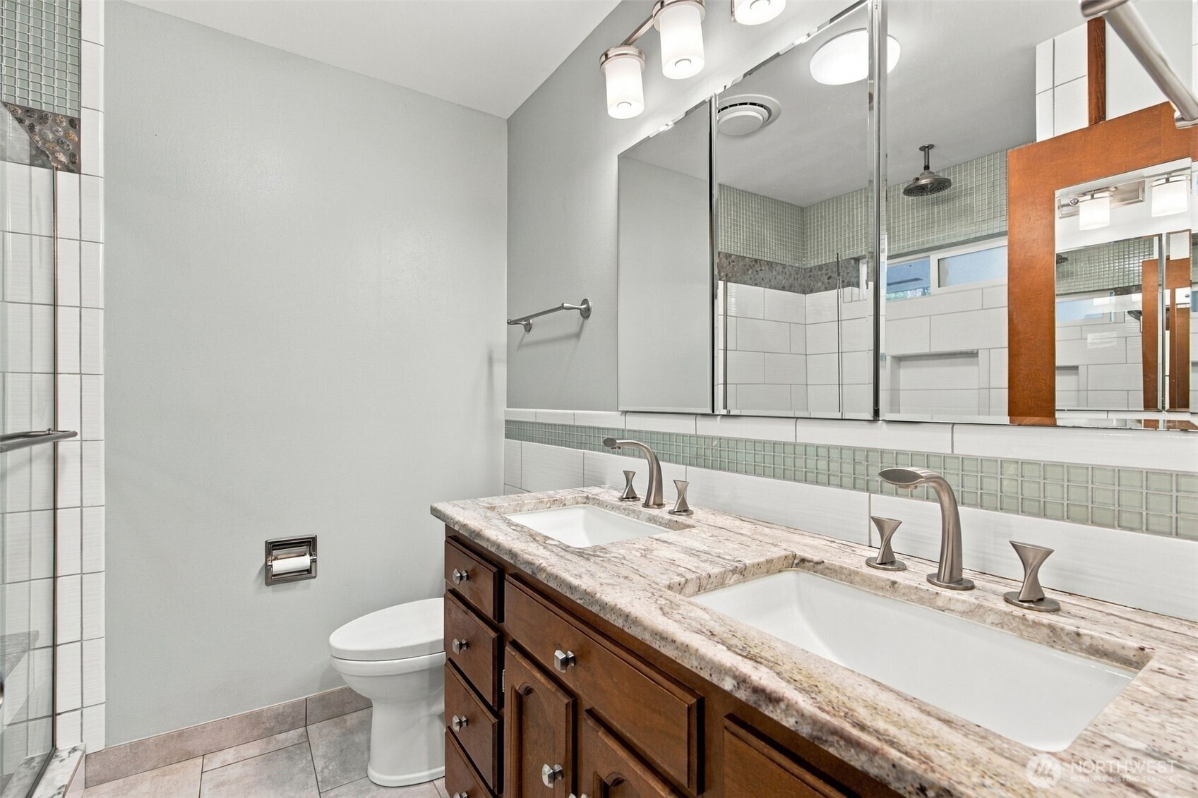 353 Se Crestview Drive Property Photo 17