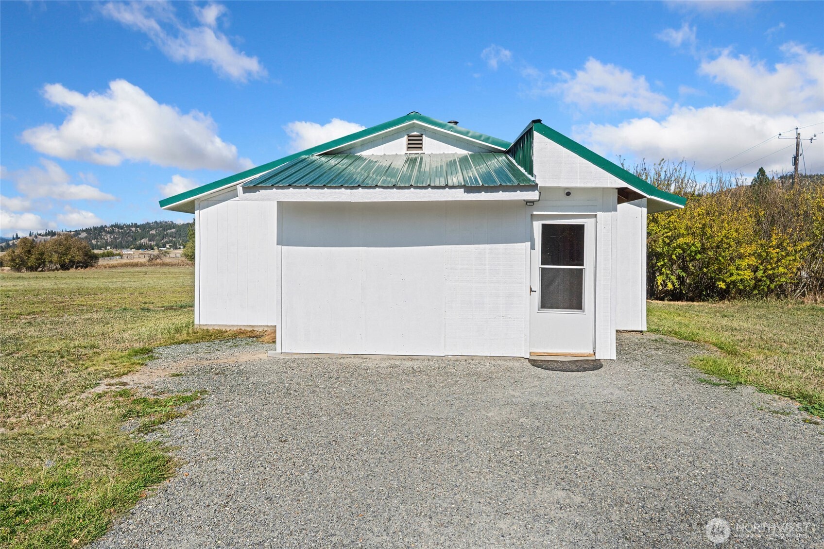 1028 Old Highway 12 Mile Road Property Photo 2