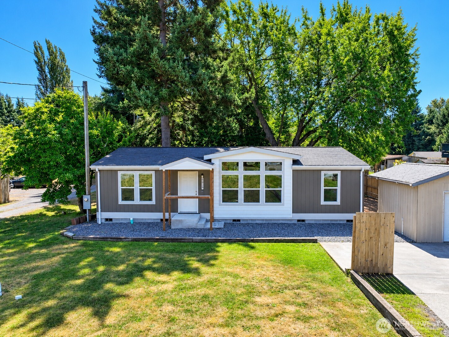 3015 Birchwood Avenue Property Photo 1