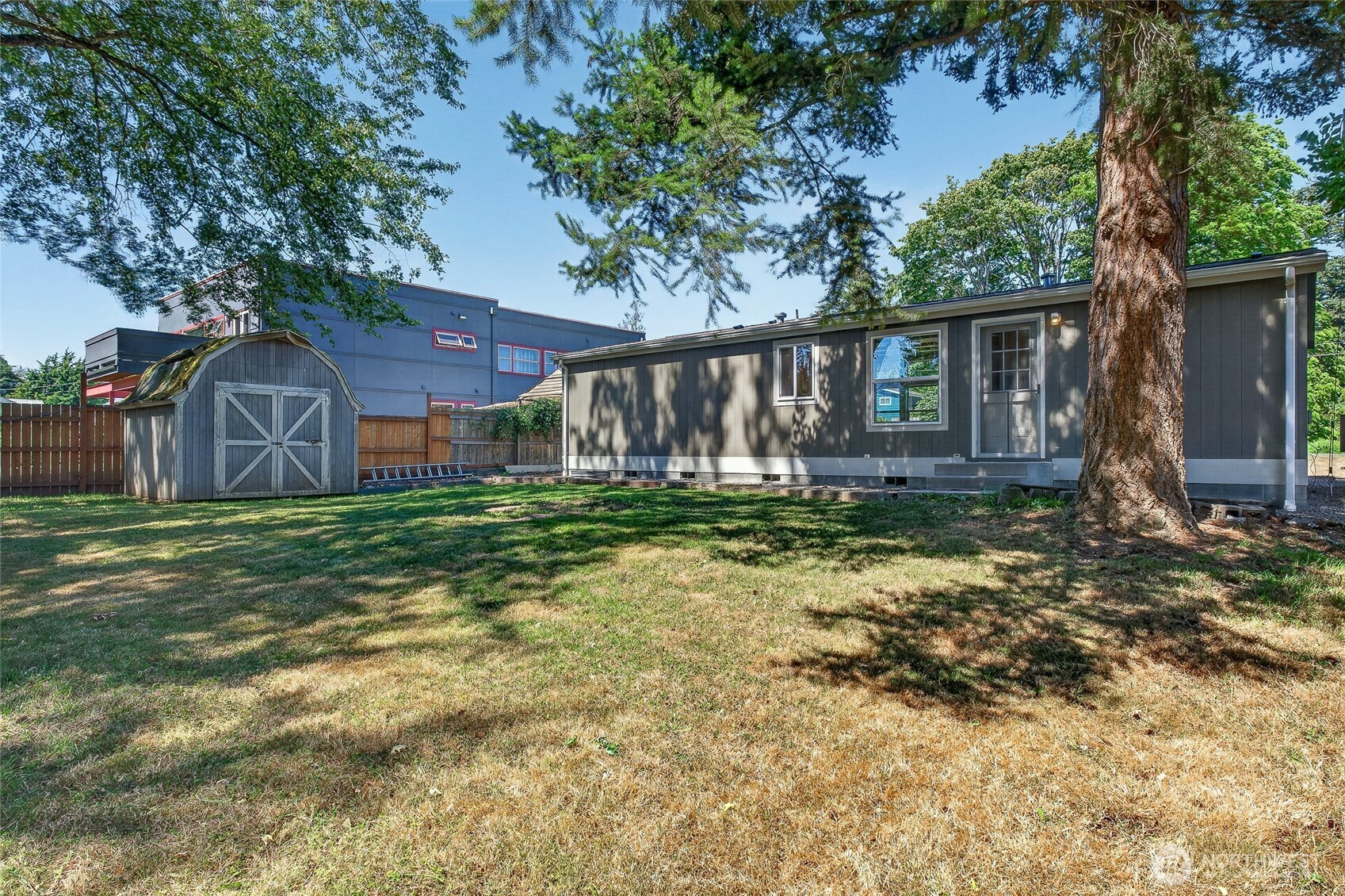3015 Birchwood Avenue Property Photo 4