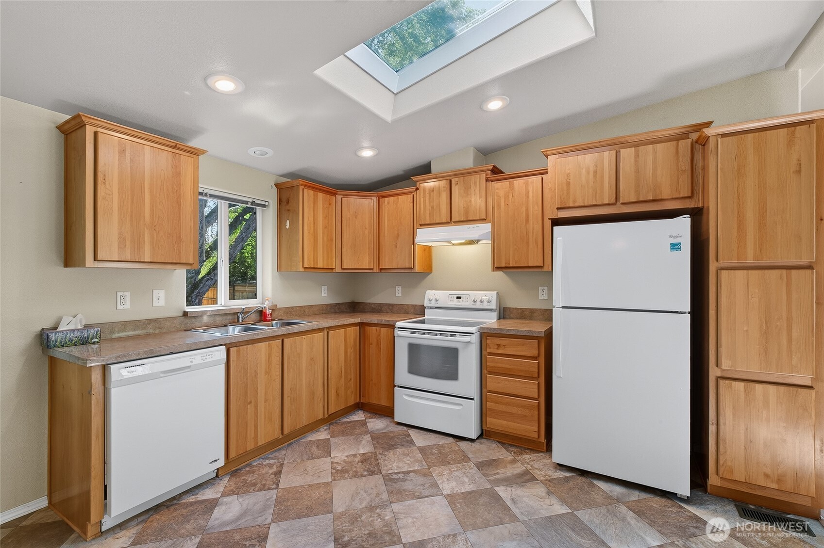 3015 Birchwood Avenue Property Photo 9