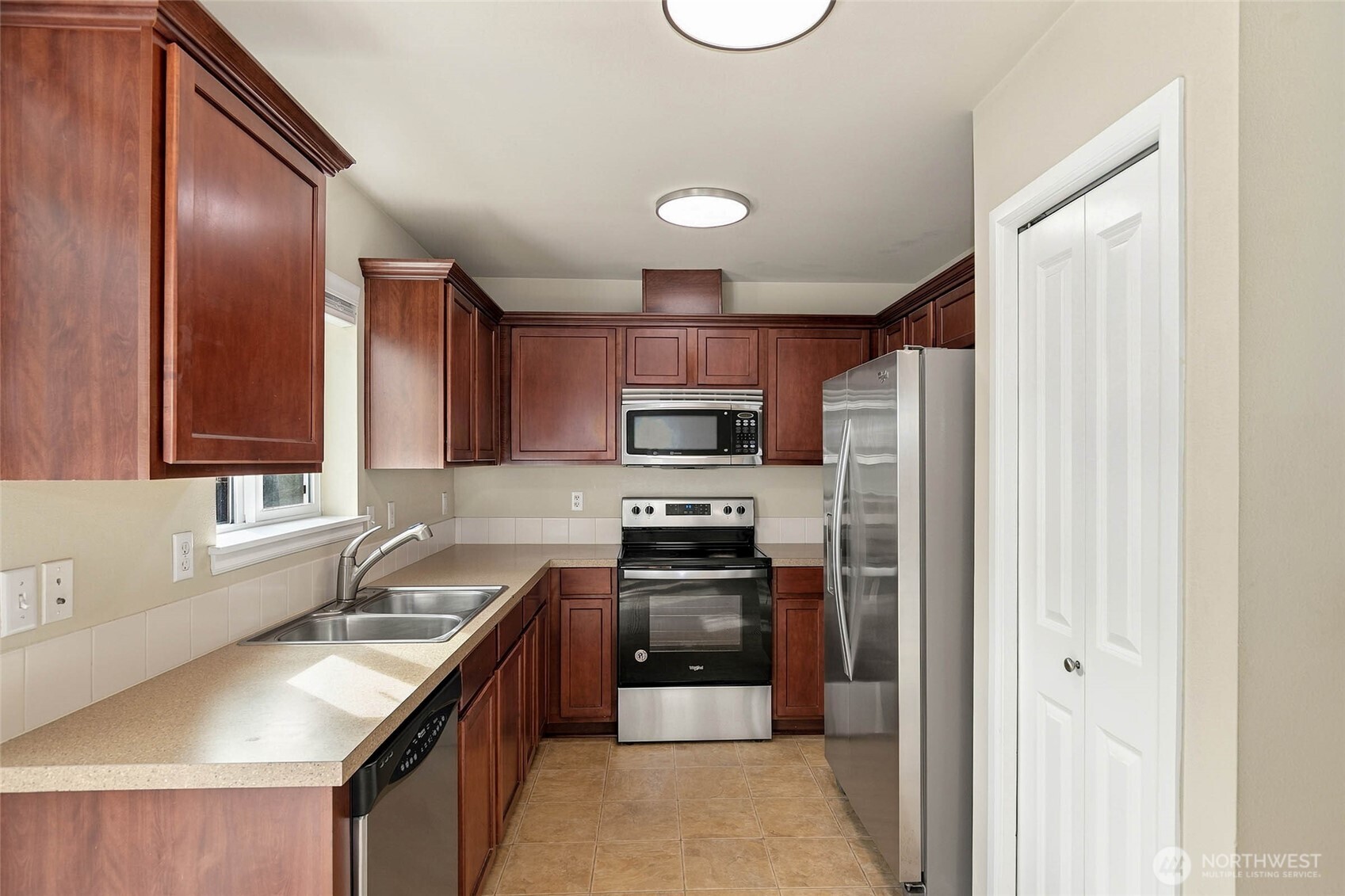 4426 Roxanna Loop Property Photo 14