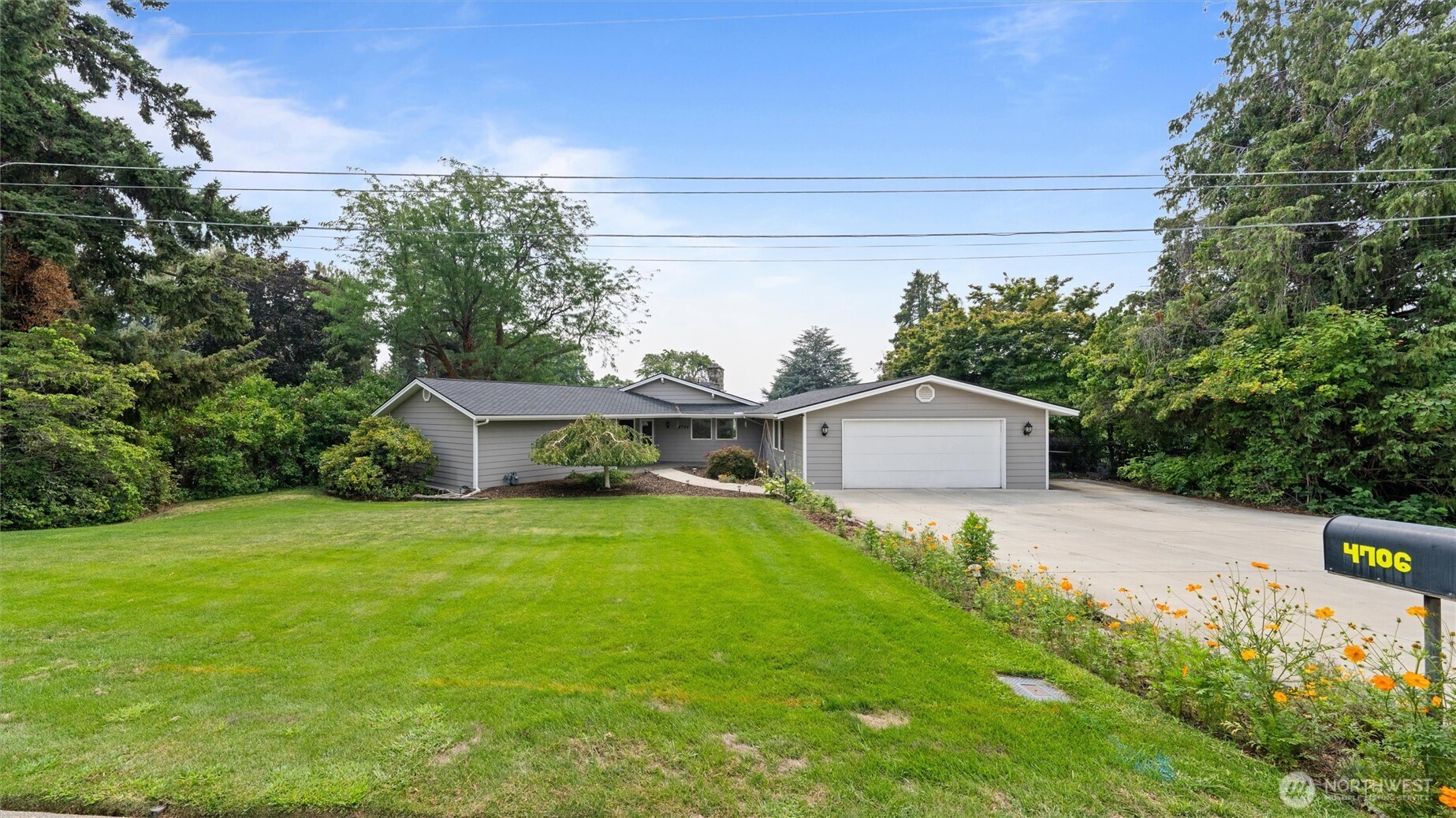 4706 Snowmountain Road Property Photo 2