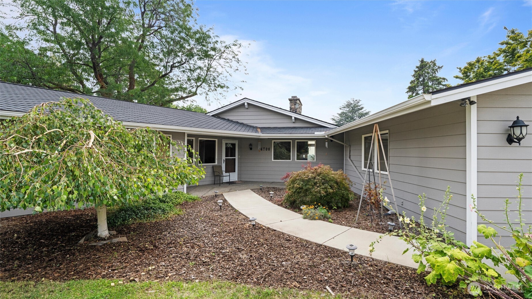 4706 Snowmountain Road Property Photo 3