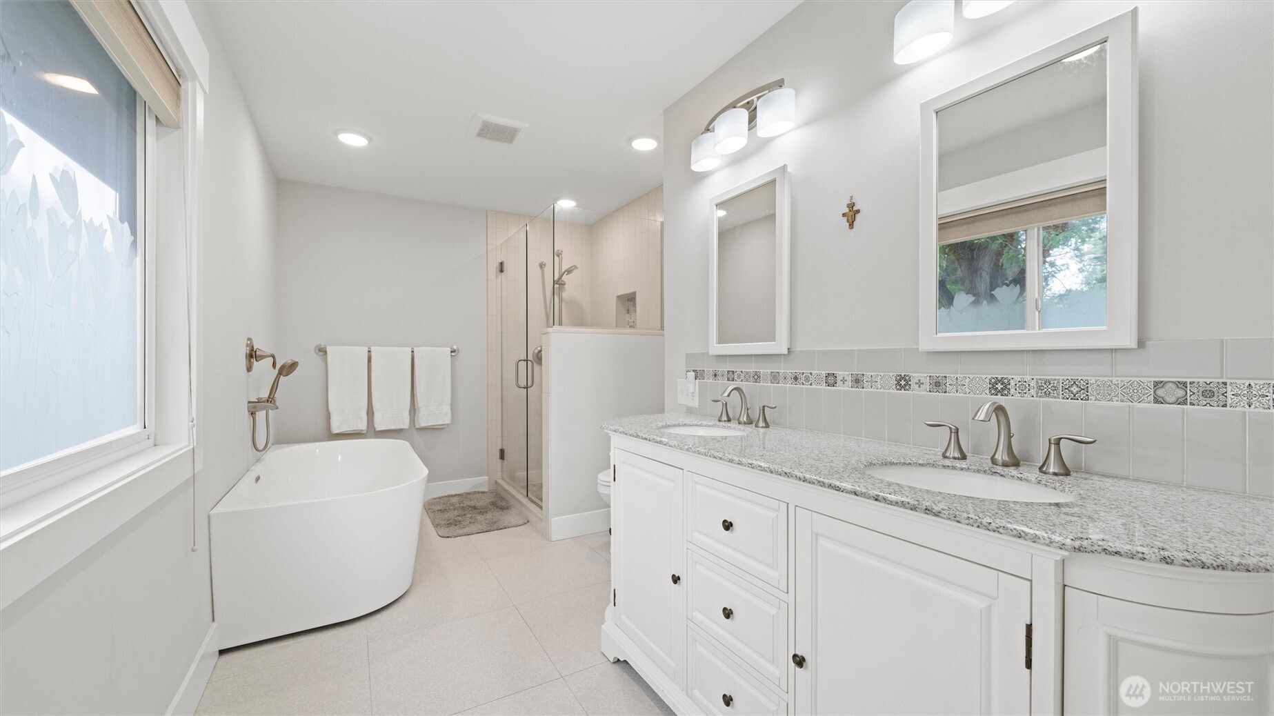 4706 Snowmountain Road Property Photo 9