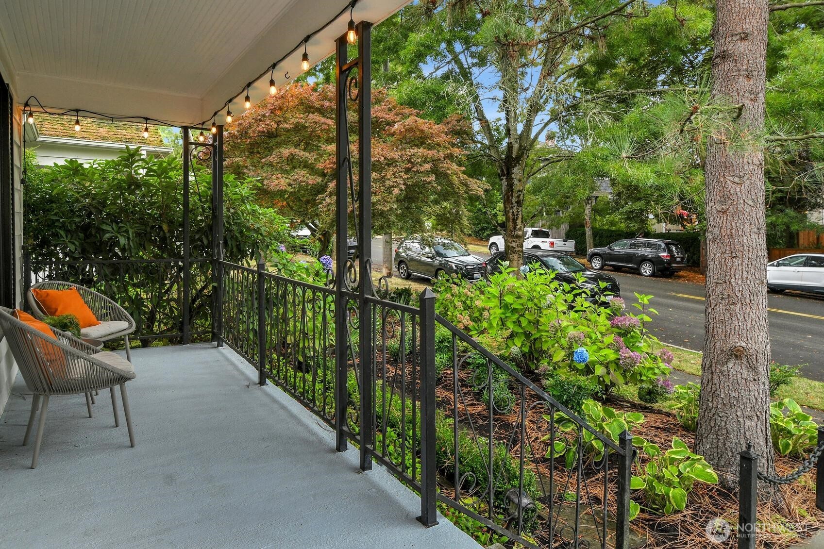 1812 6th Avenue Property Photo 3