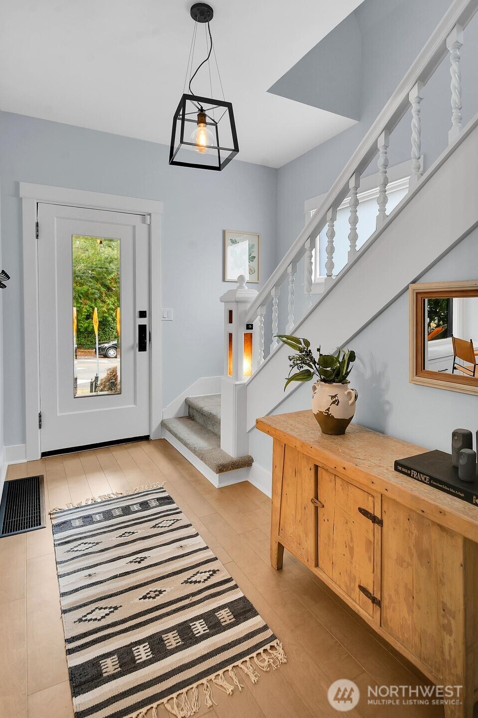1812 6th Avenue Property Photo 4