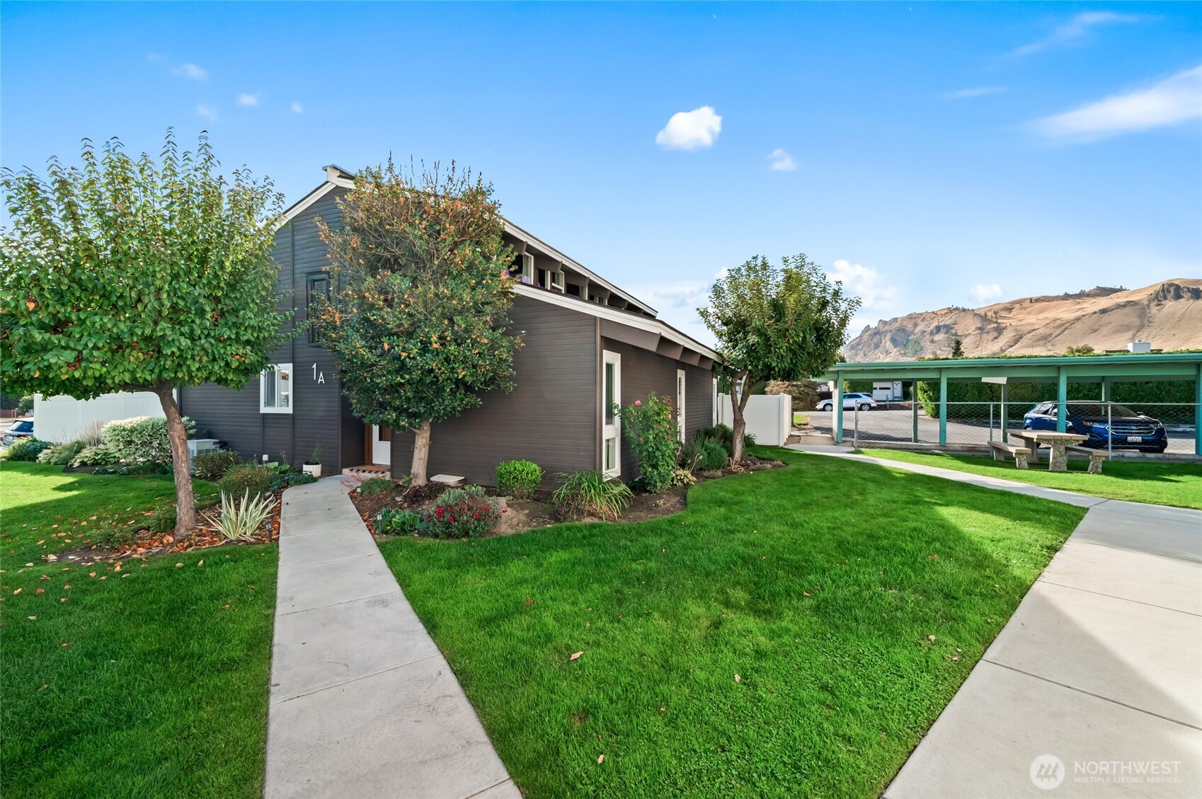 10 S Cove Avenue 1a Property Photo 2