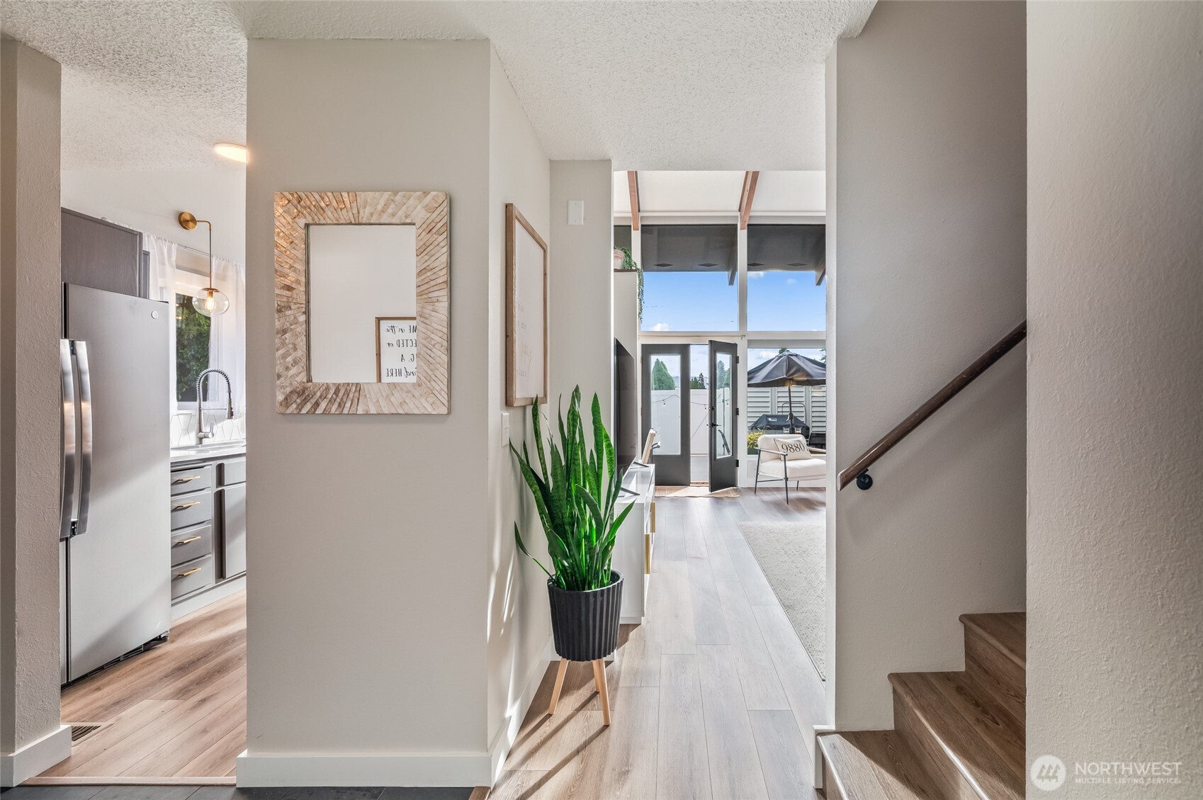 10 S Cove Avenue 1a Property Photo 4