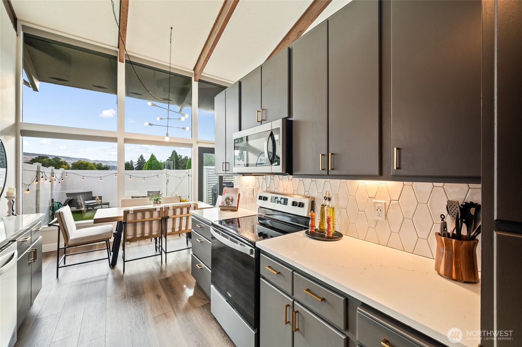 10 S Cove Avenue 1a Property Photo 5