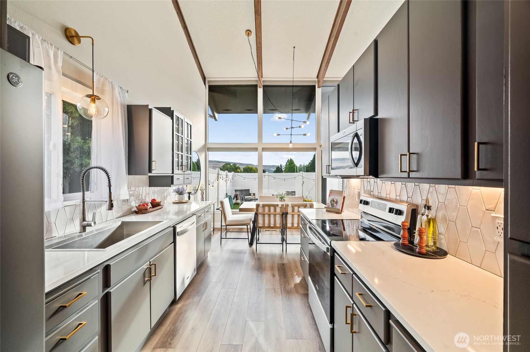 10 S Cove Avenue 1a Property Photo 6