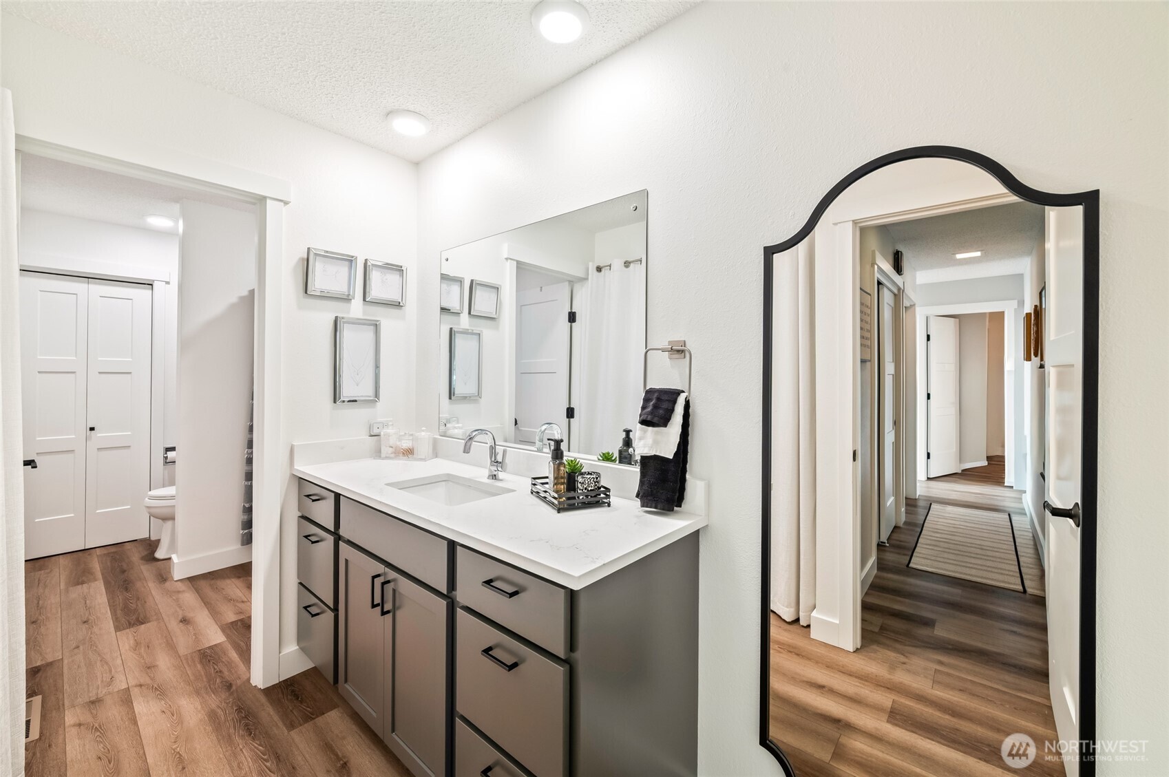 10 S Cove Avenue 1a Property Photo 22