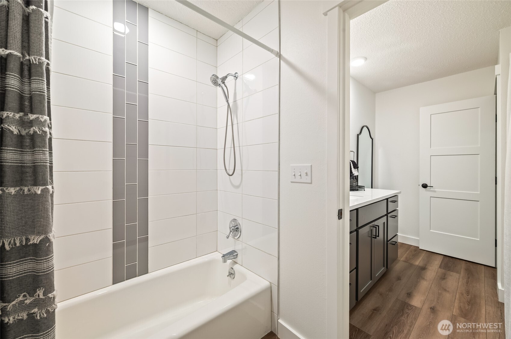 10 S Cove Avenue 1a Property Photo 23
