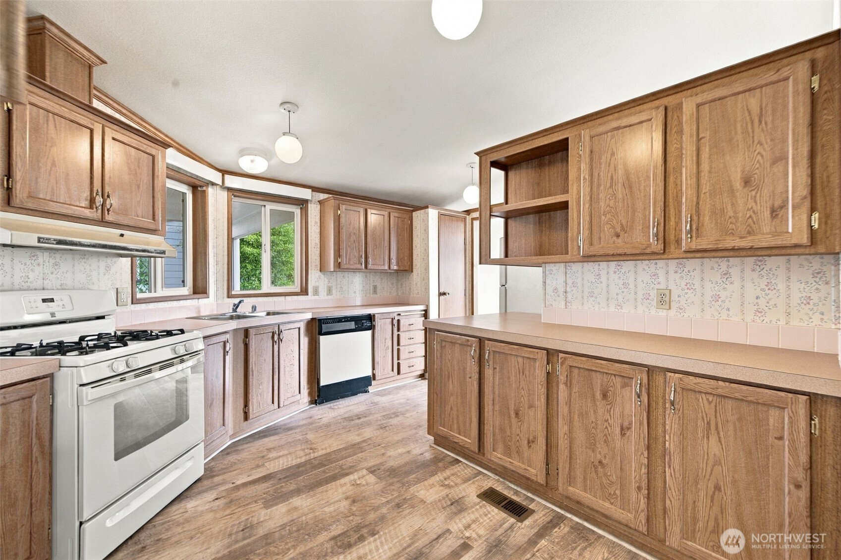 1807 138th Street 128 Property Photo 2