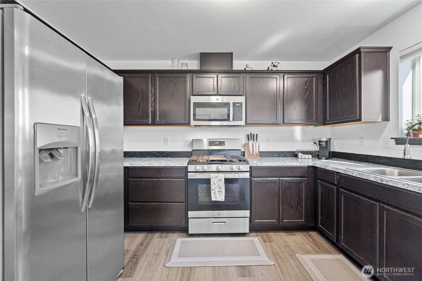 2088 Thornton Street Property Photo 10