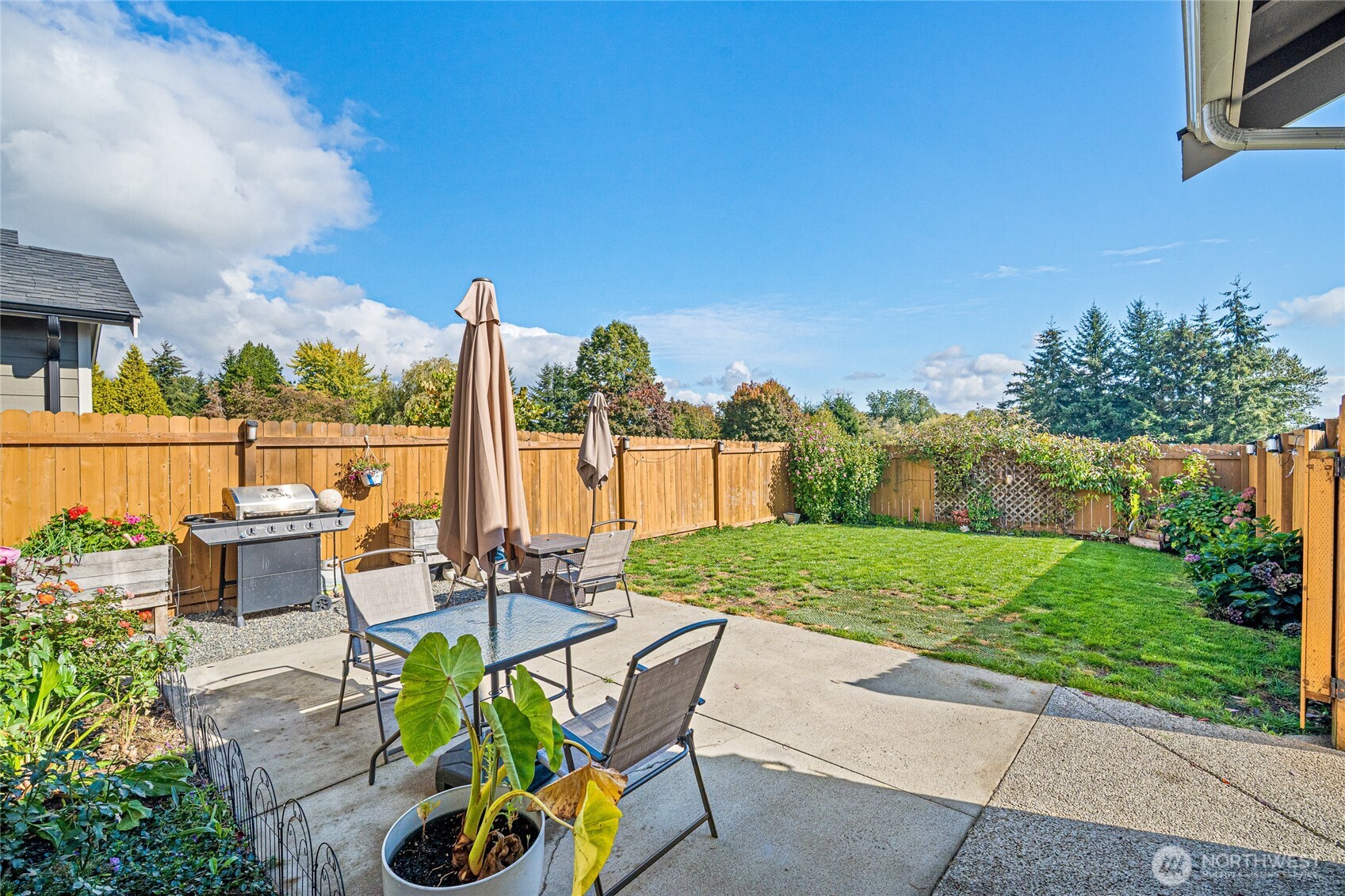 2088 Thornton Street Property Photo 28