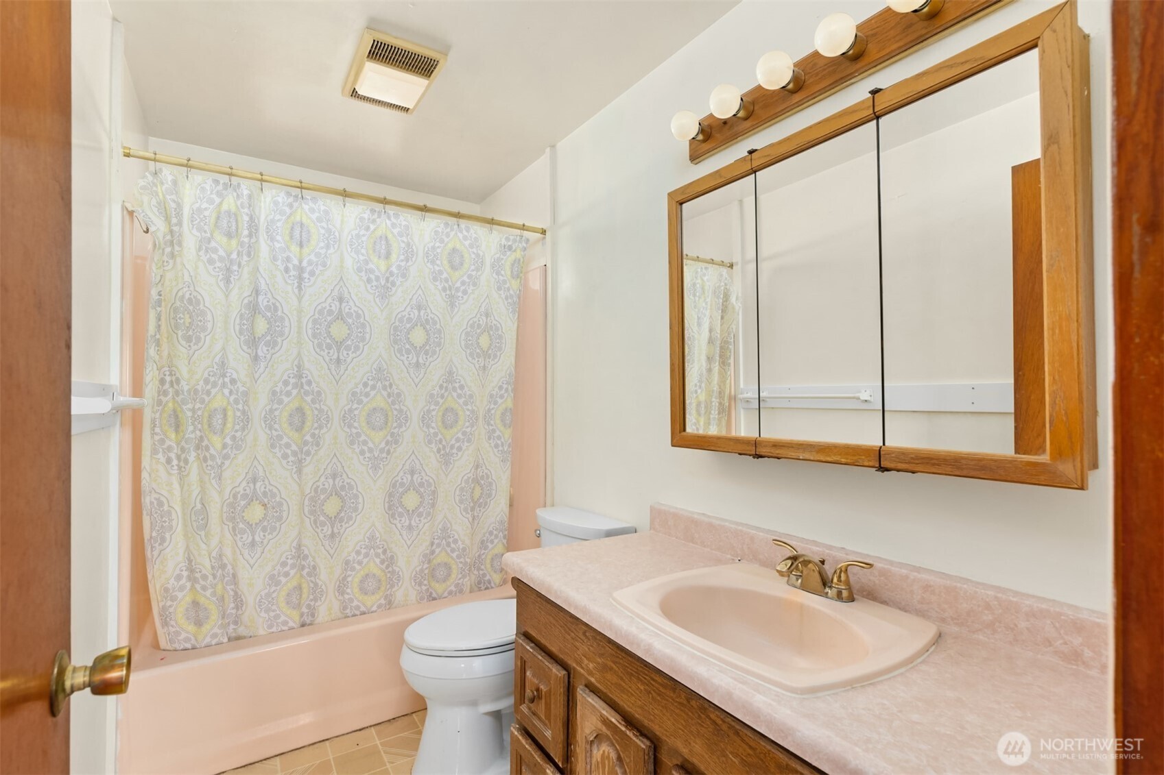 1129 Madison Avenue Property Photo 9