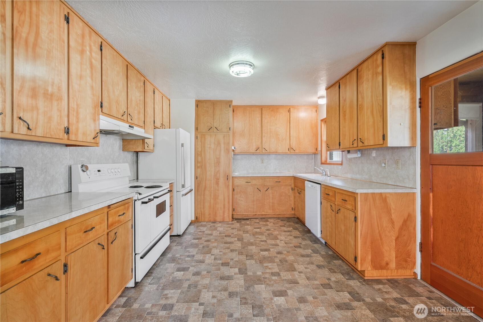 134 Buland Drive Property Photo 9