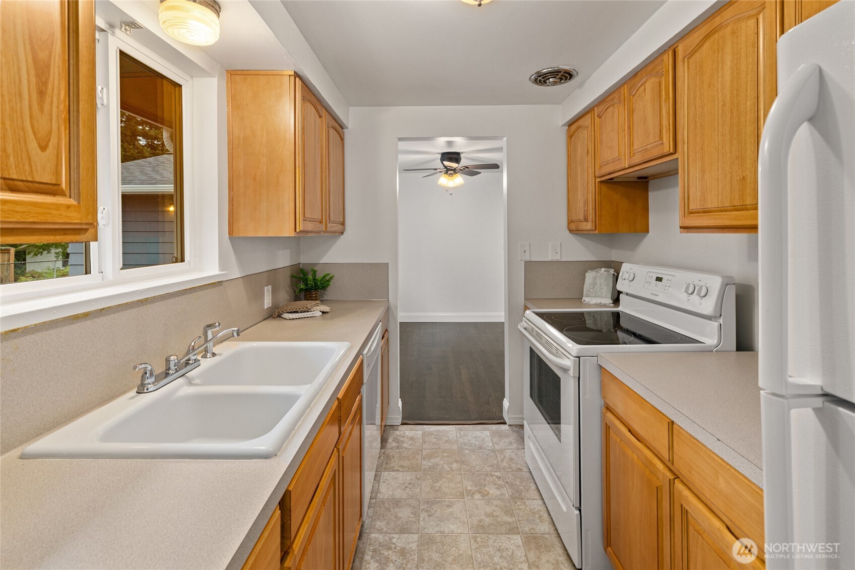 730 Woodland Way Property Photo 8