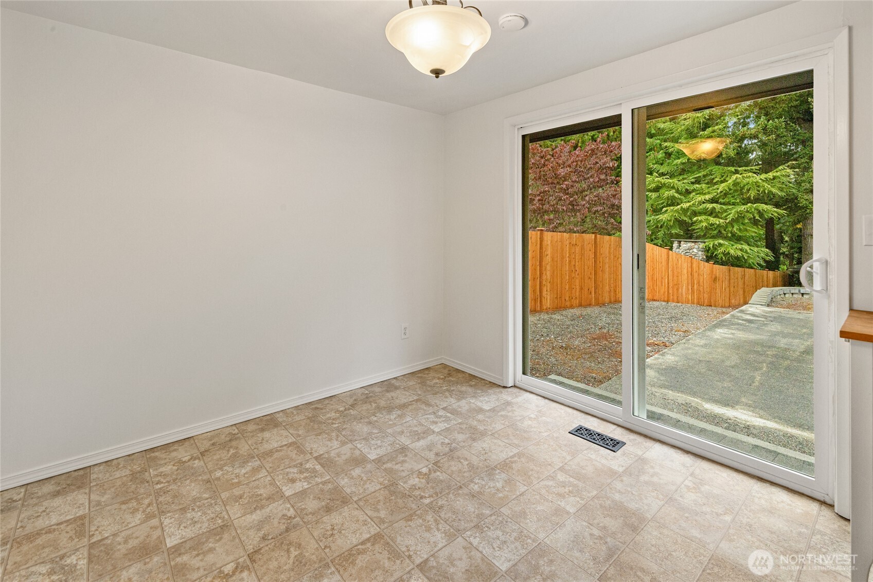 730 Woodland Way Property Photo 11