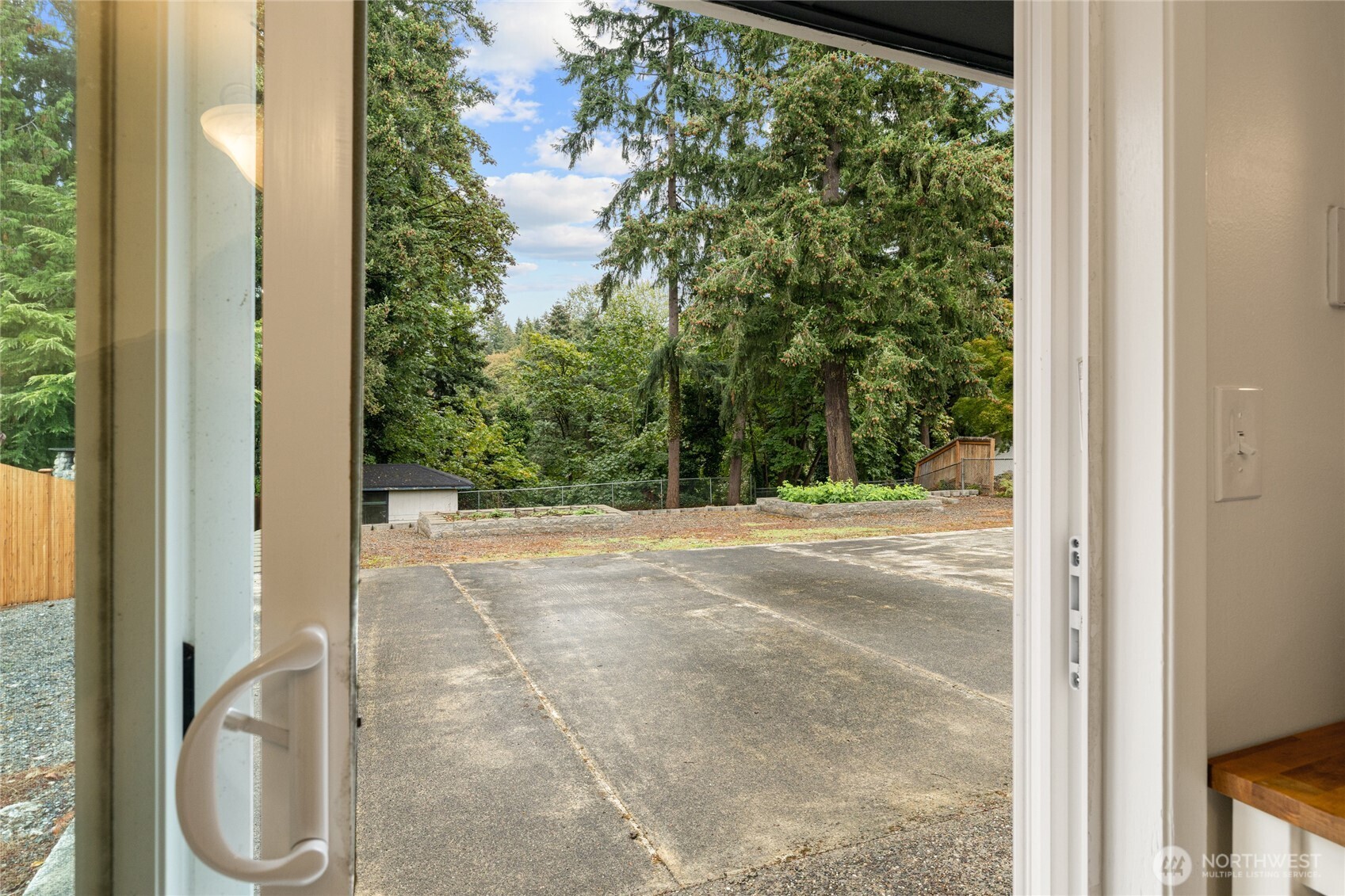 730 Woodland Way Property Photo 12