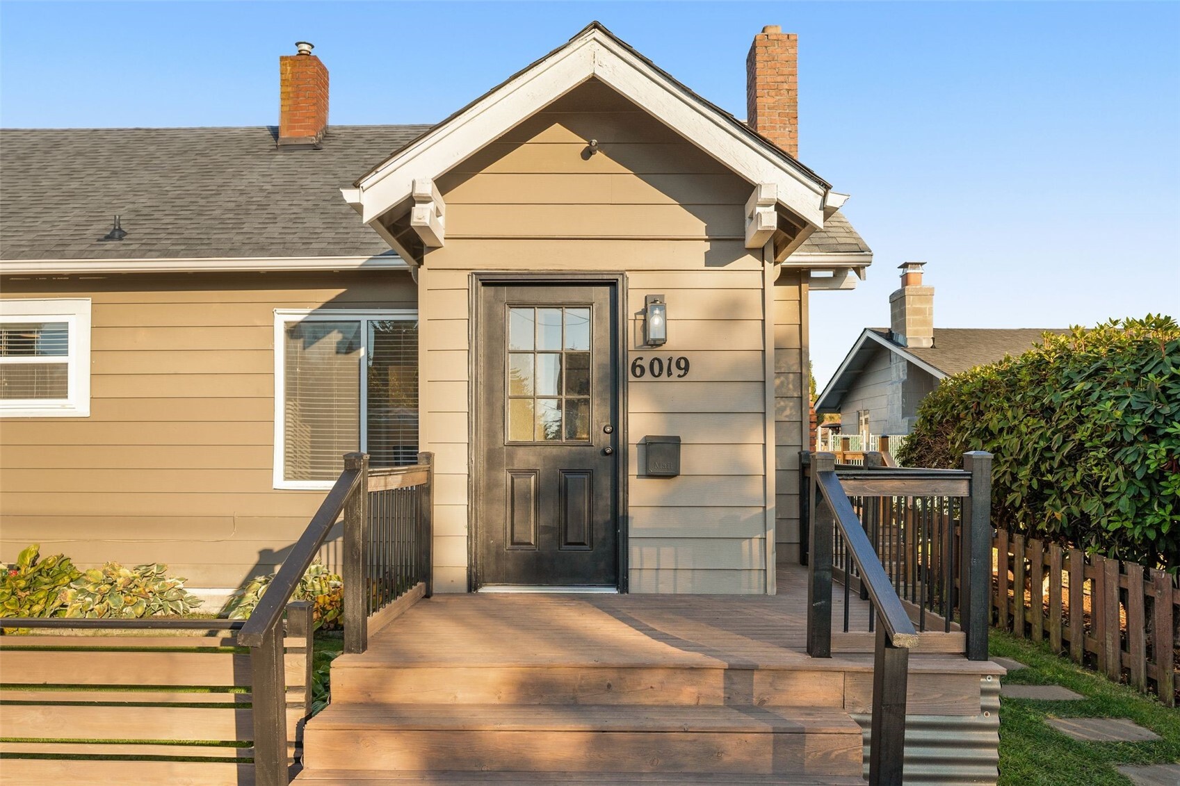 6019 S Pine Street Property Photo 2