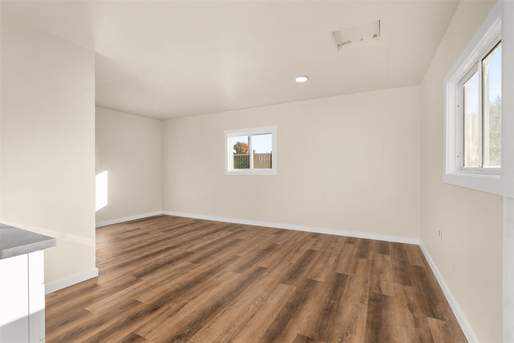 6019 S Pine Street Property Photo 19