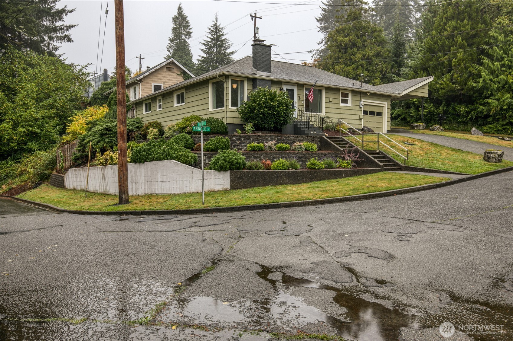 1951 Arnold Street Property Photo 2
