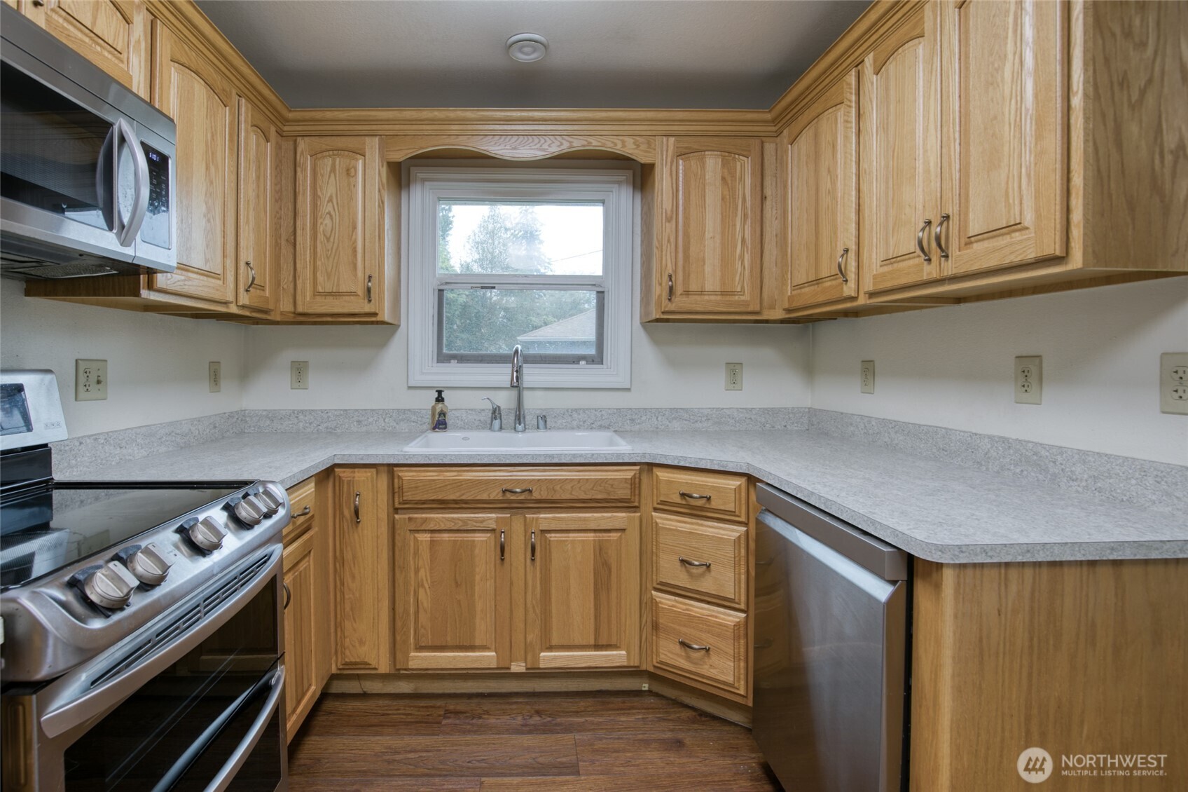 1951 Arnold Street Property Photo 13