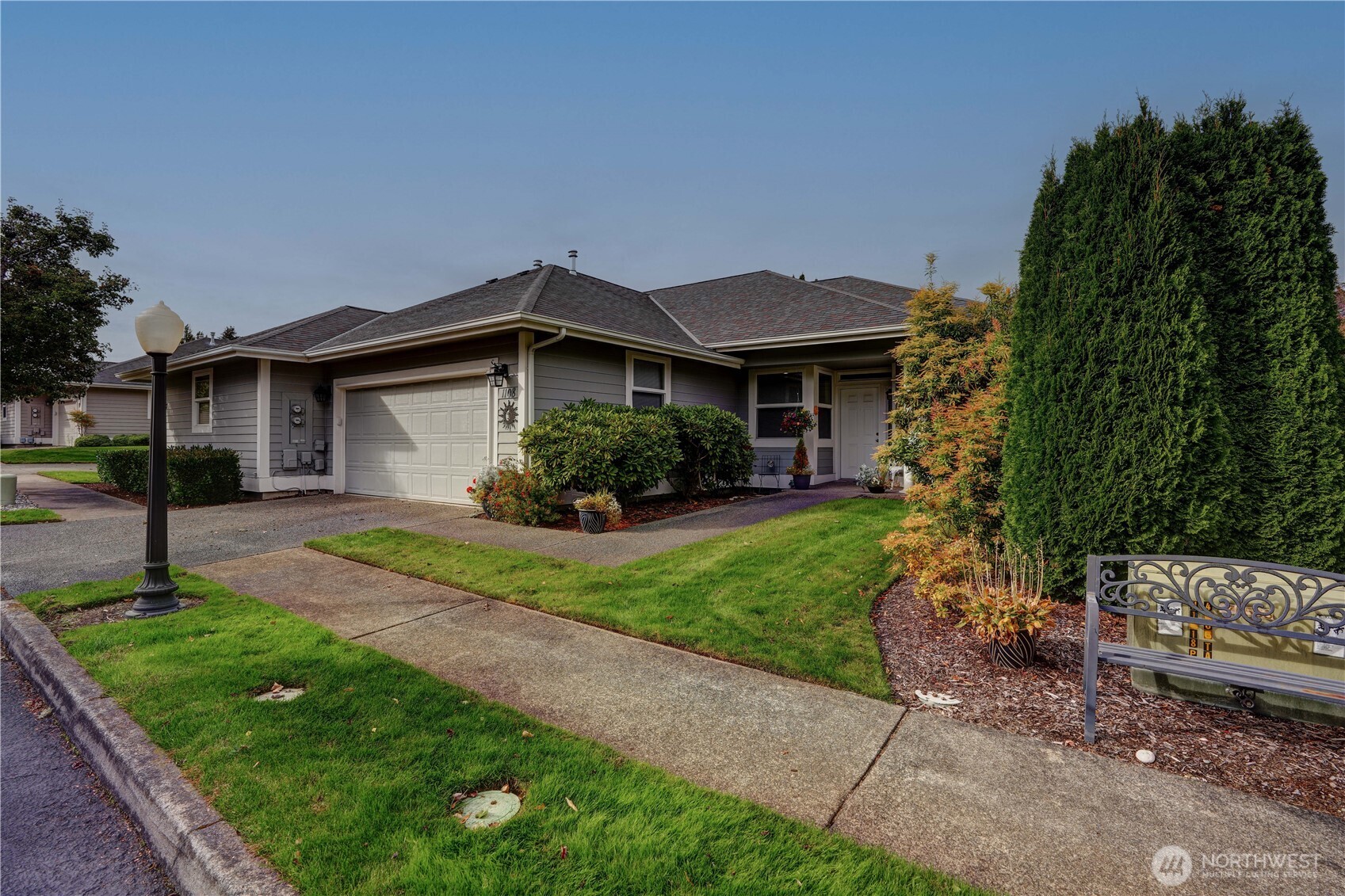 1108 Garden Circle 11b Property Photo 2