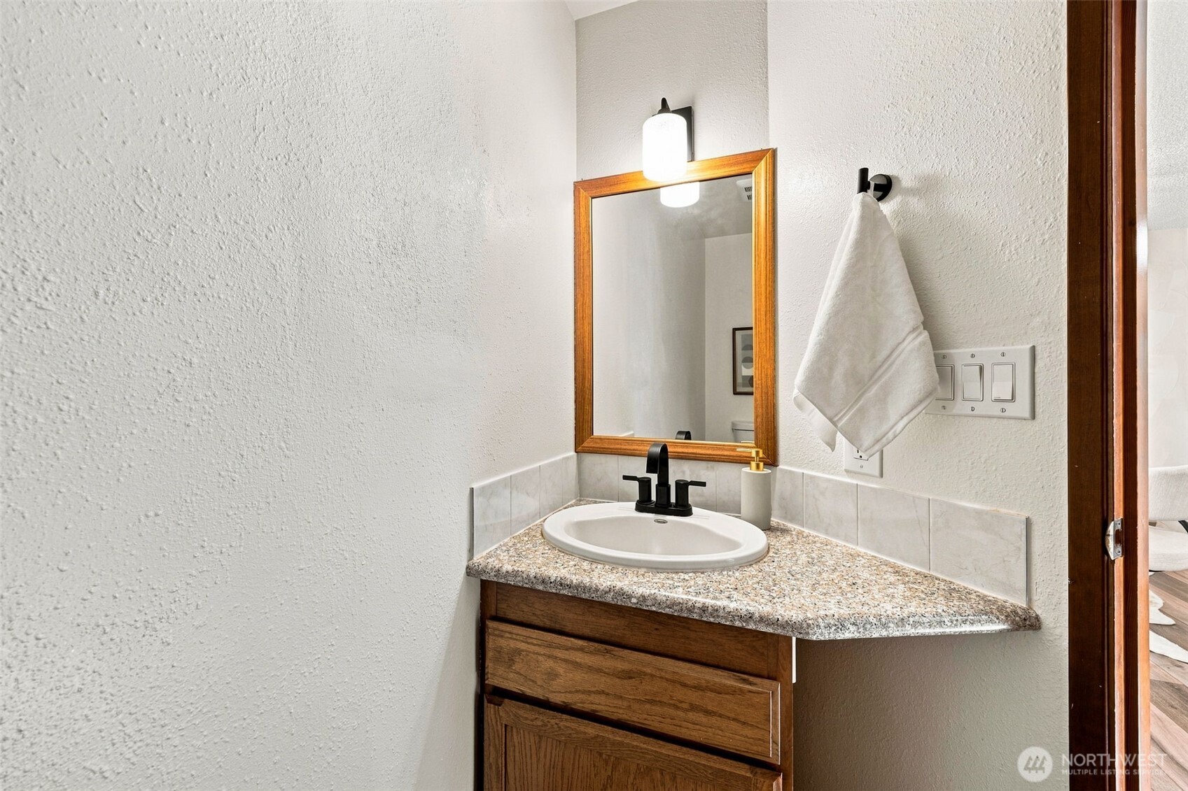 1314 Evergreen Park Drive W Property Photo 11