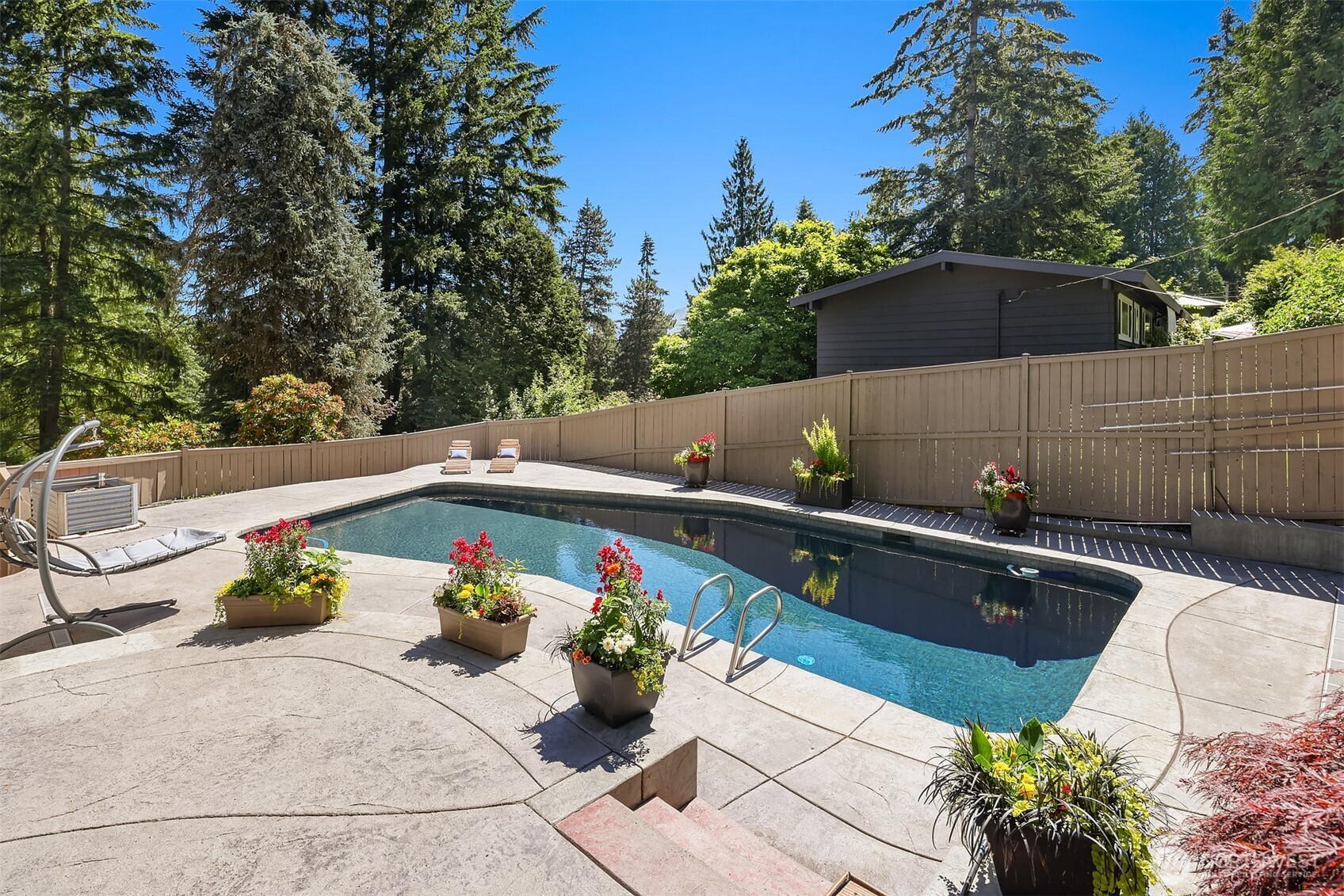 525 Mount Everest Lane Property Photo 5