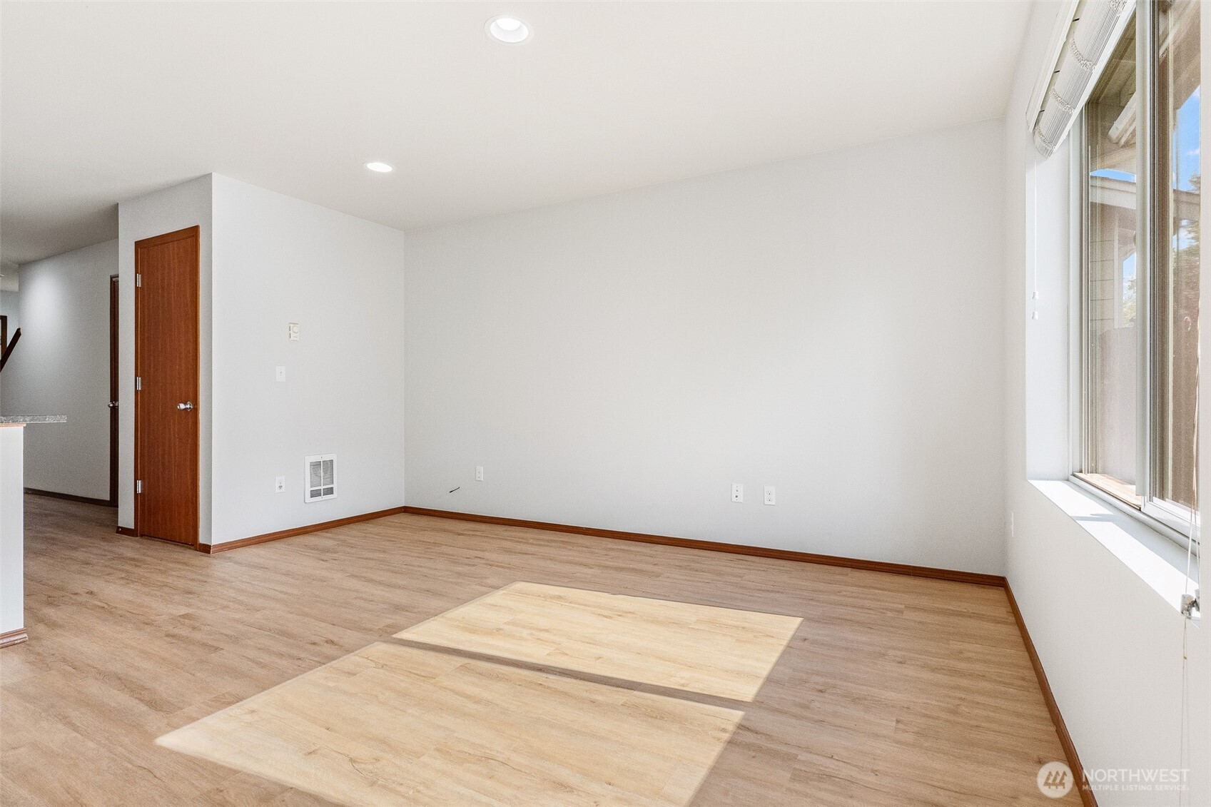 8209 42nd Place Property Photo 9