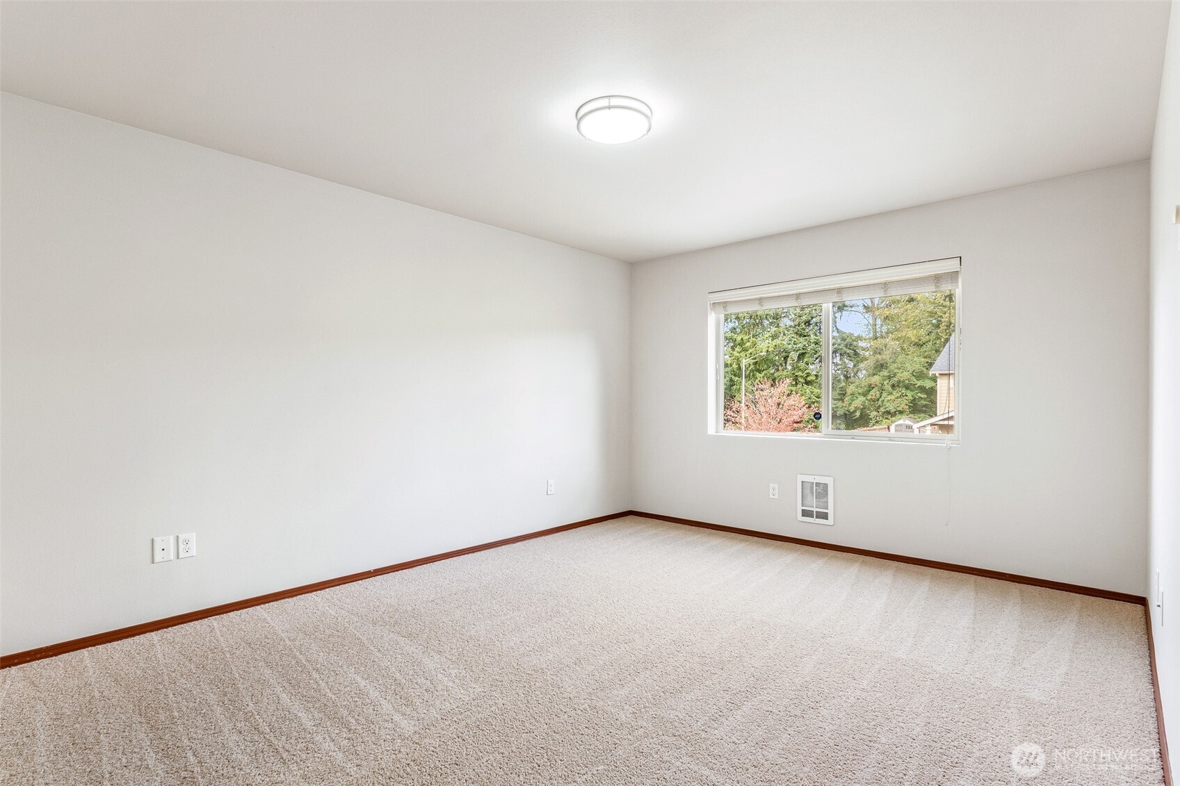 8209 42nd Place Property Photo 16