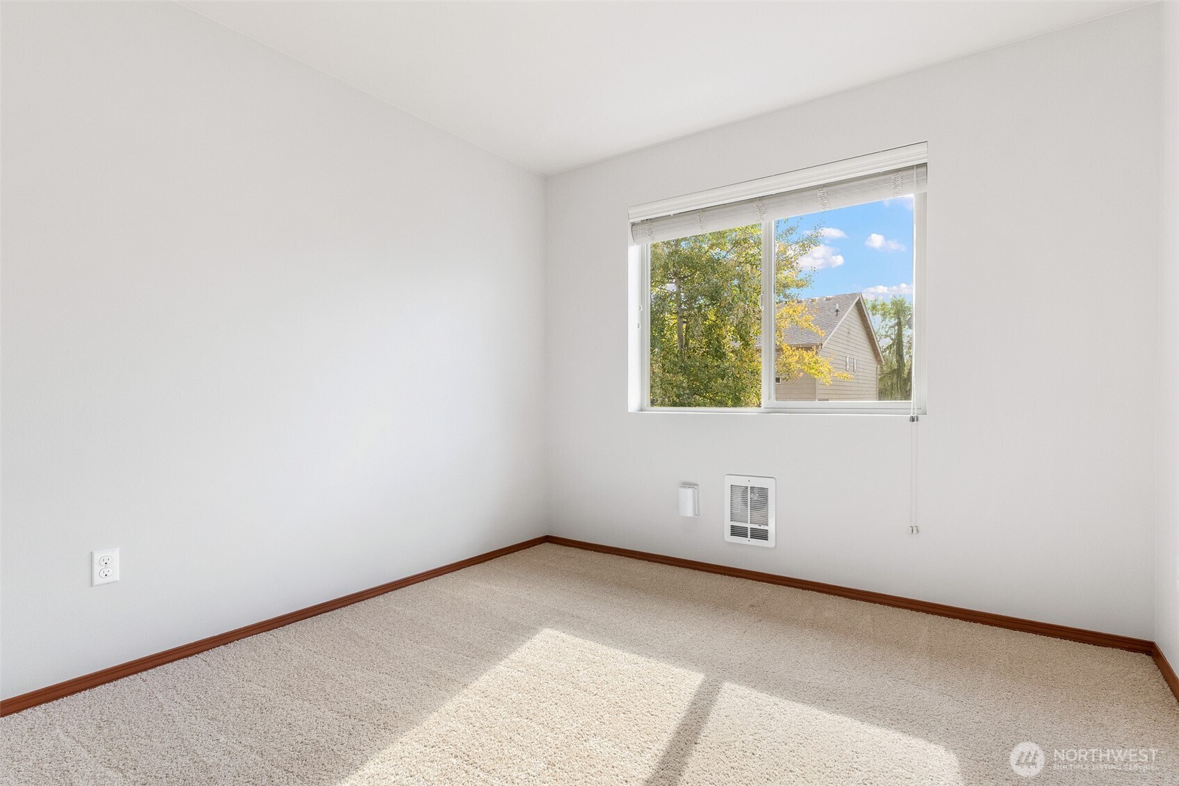 8209 42nd Place Property Photo 20