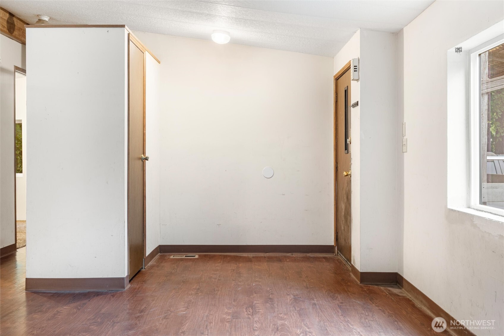 4029 Trenton Avenue Property Photo 5
