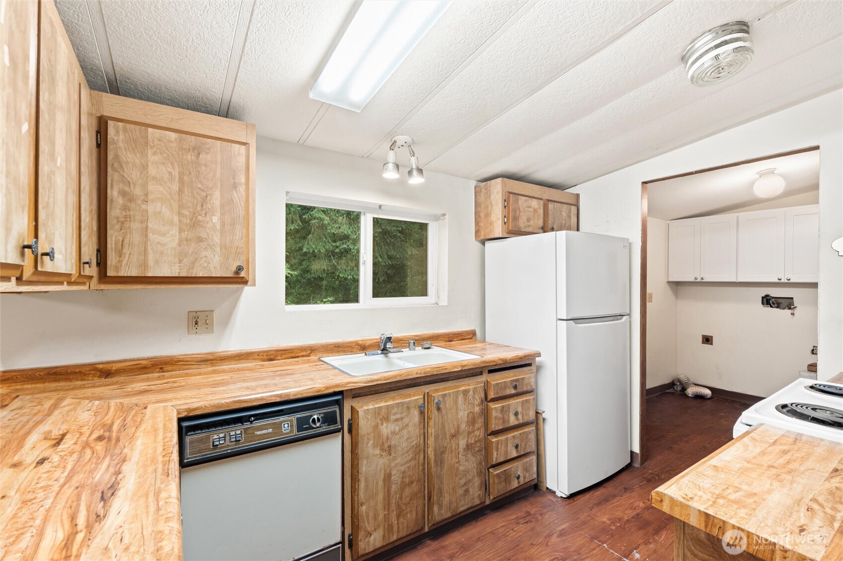 4029 Trenton Avenue Property Photo 12