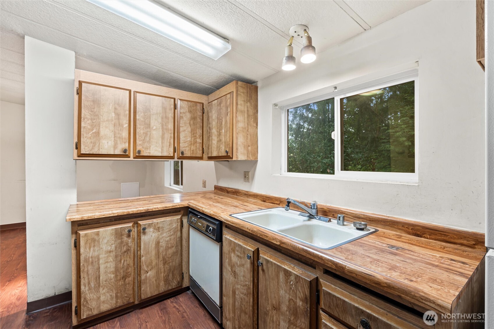 4029 Trenton Avenue Property Photo 14