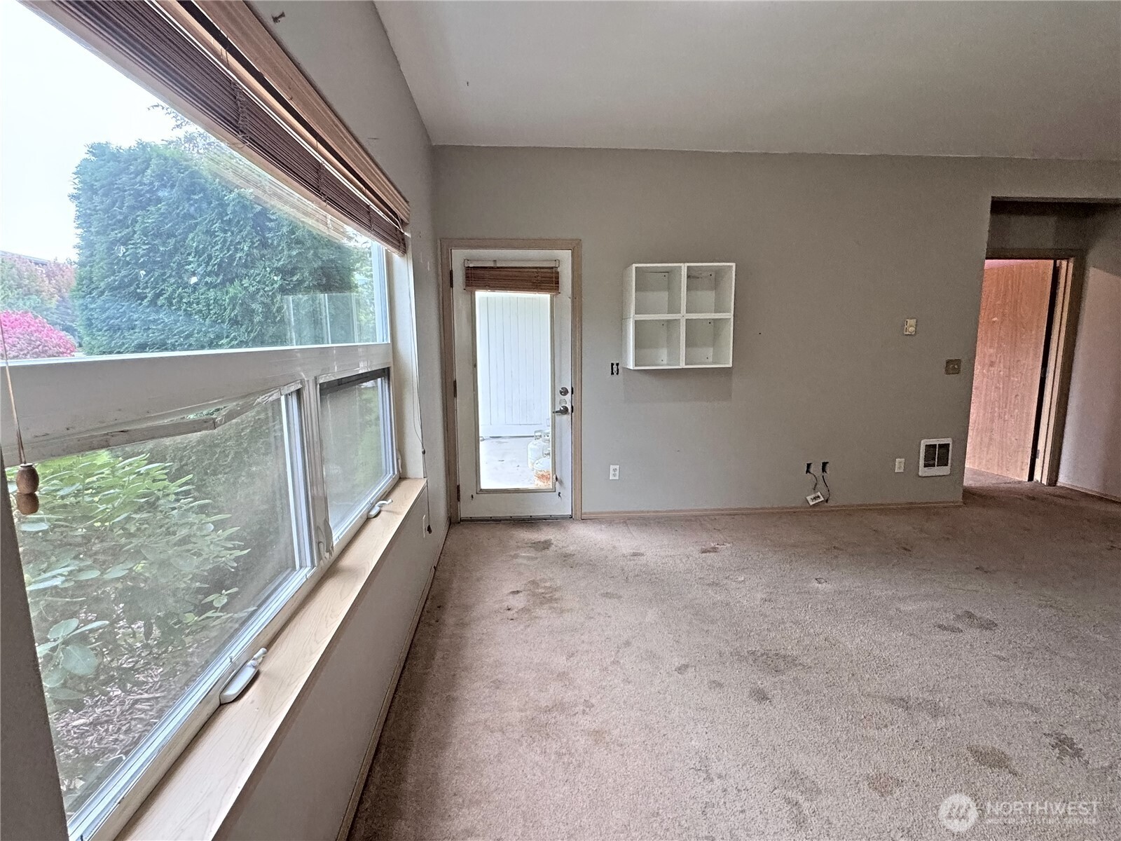 512 Darby Drive 113 Property Photo 9