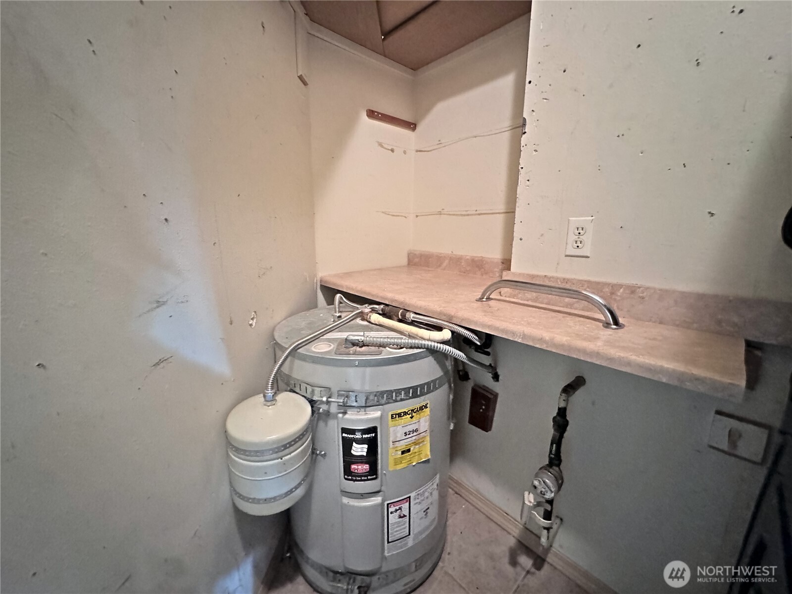 512 Darby Drive 113 Property Photo 20
