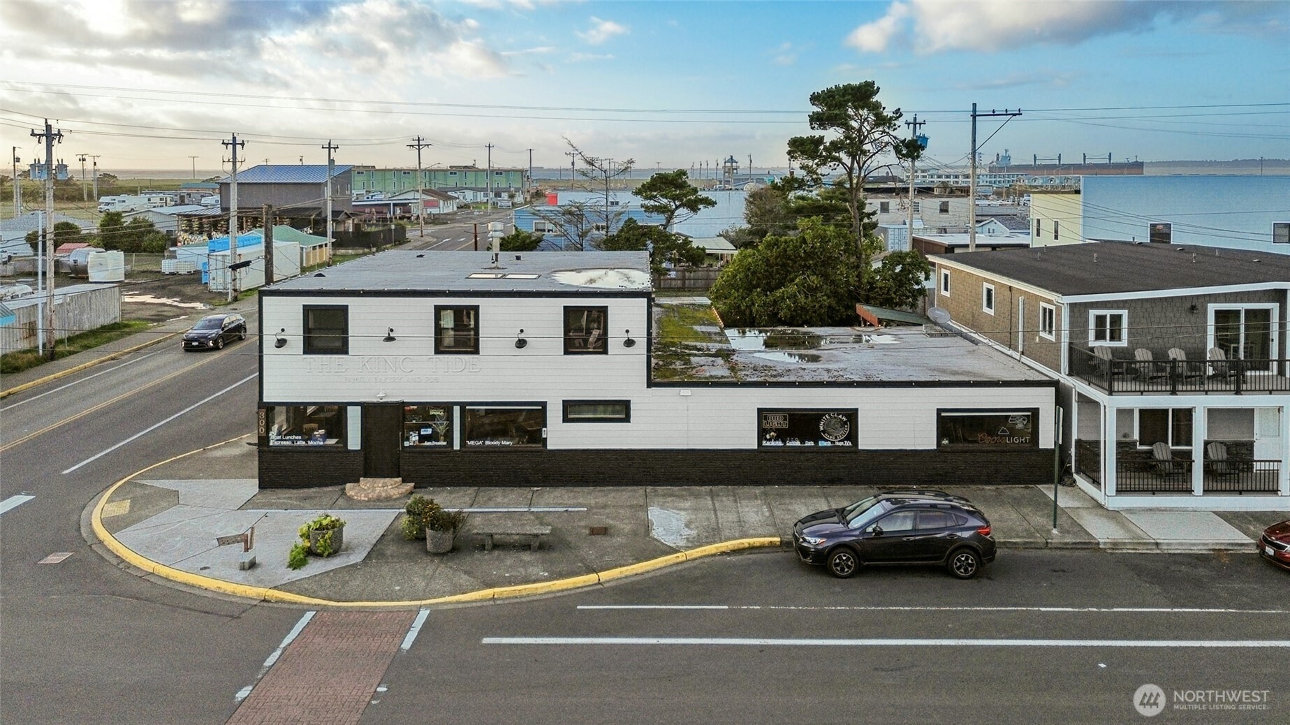 300 E Dock Street Property Photo 1