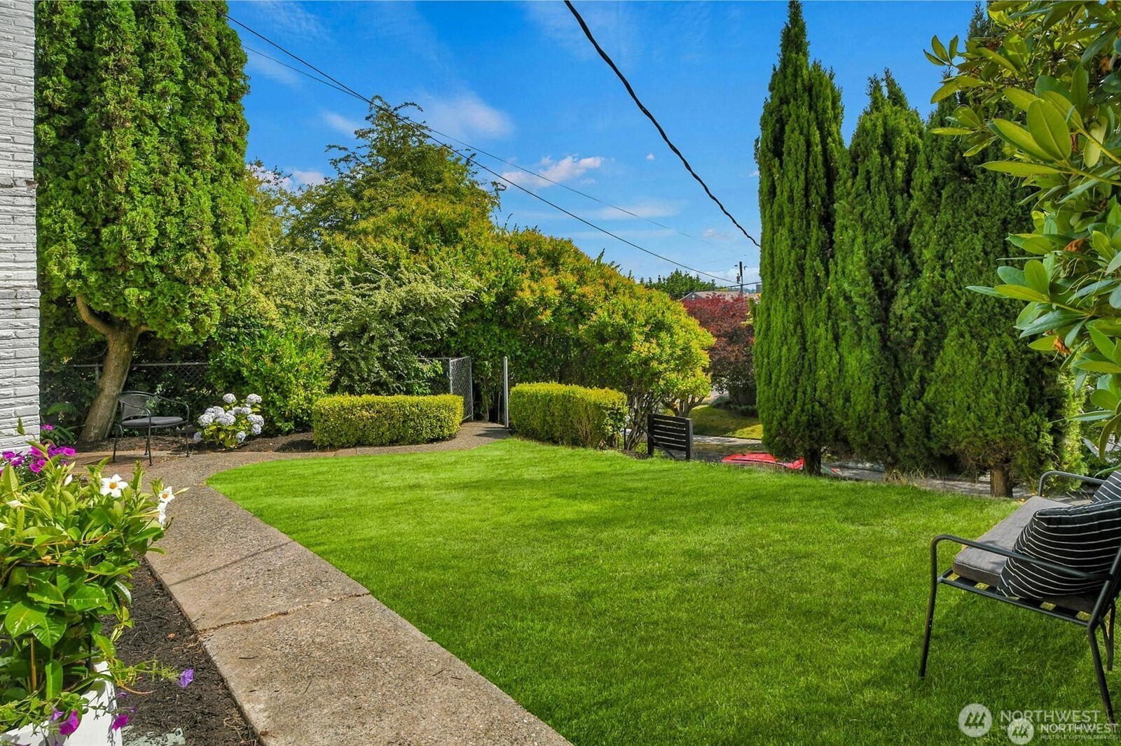 2353 Federal Avenue Property Photo 1