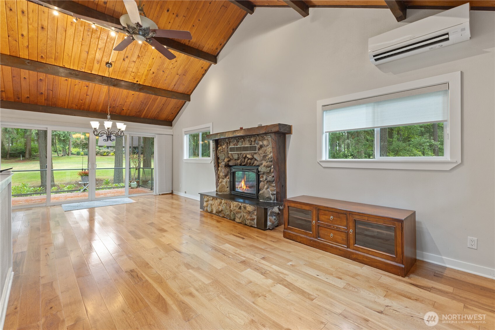 11001 Pioneer Drive Property Photo 12