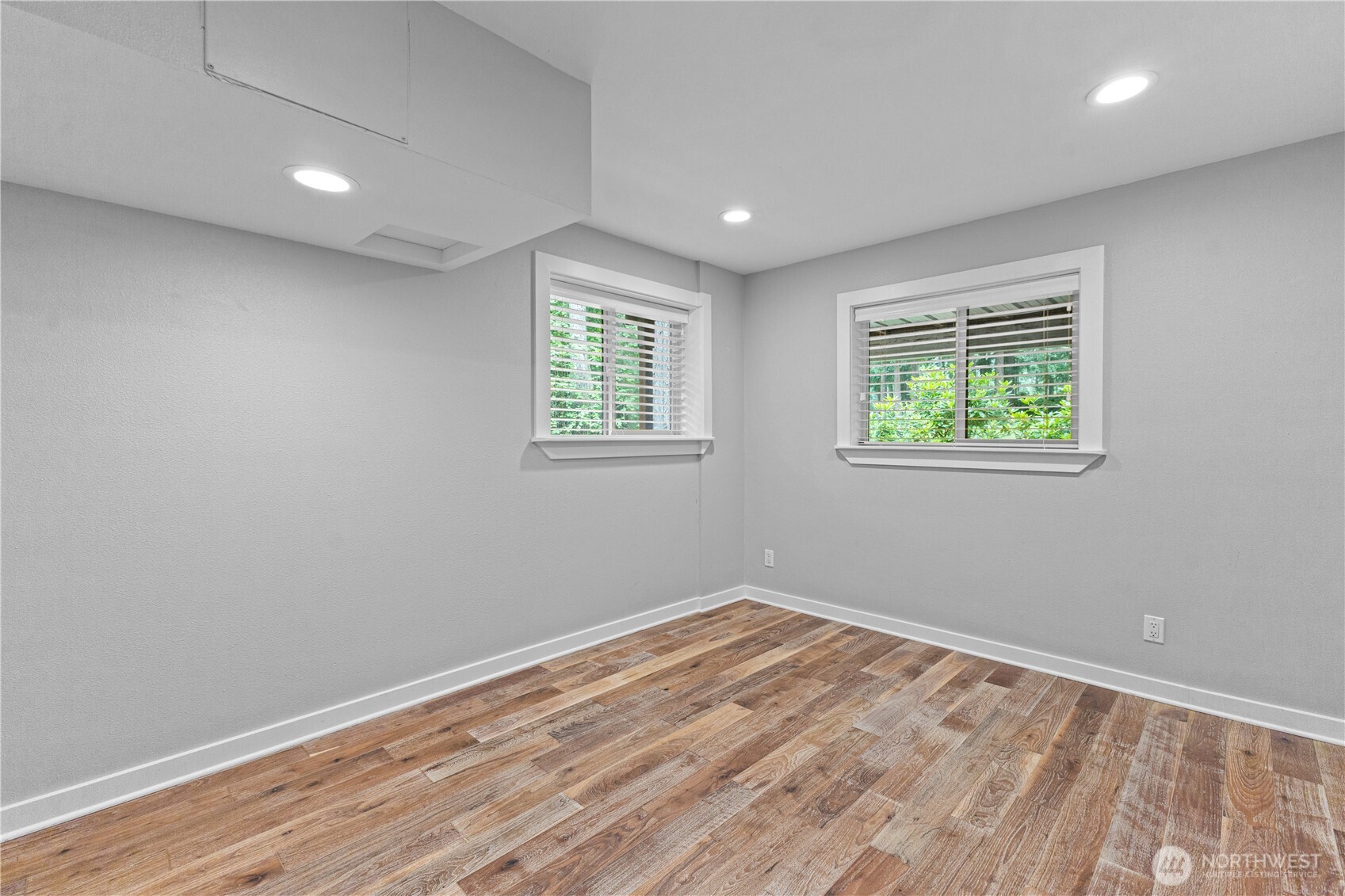 11001 Pioneer Drive Property Photo 29