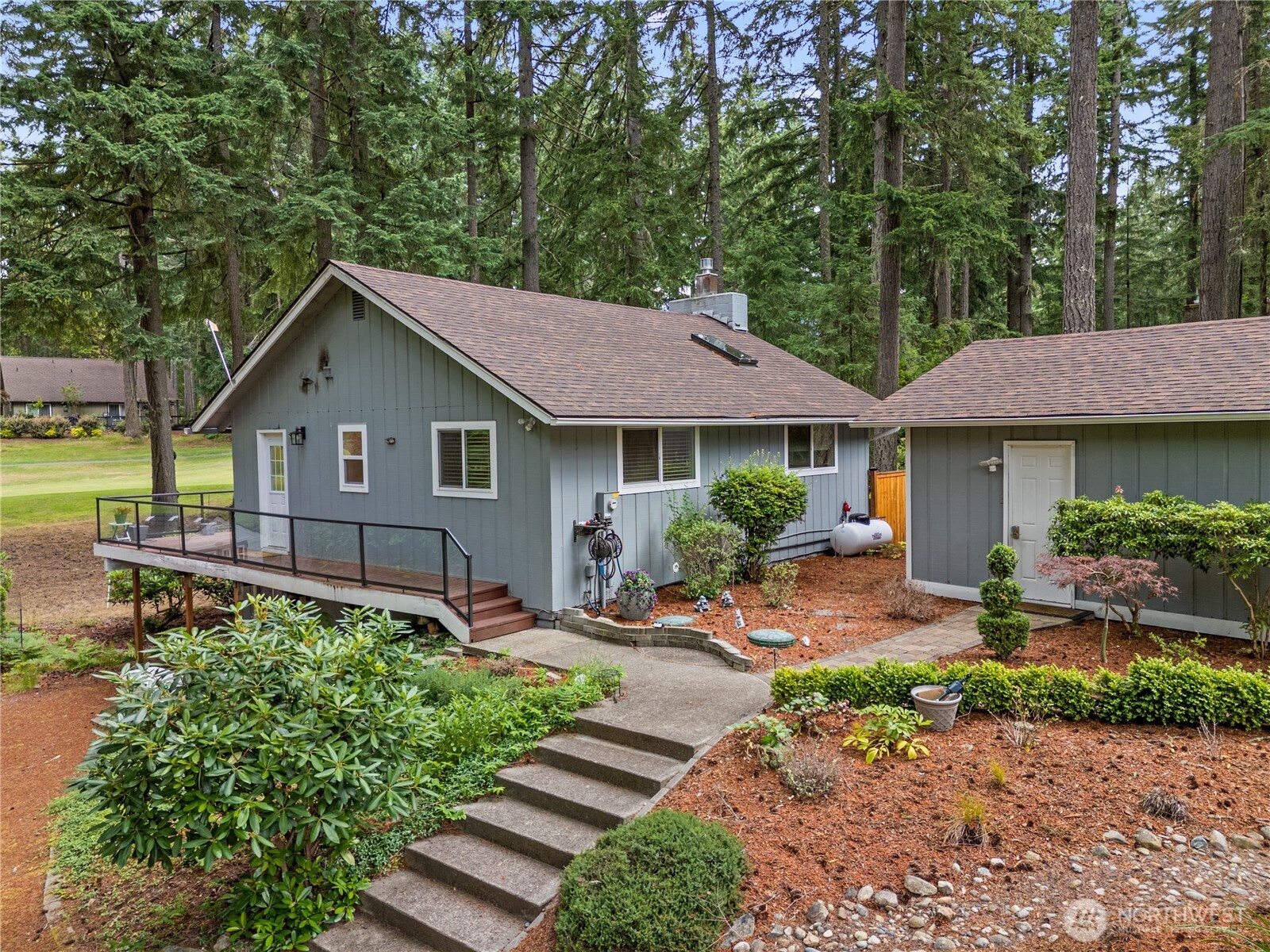 11001 Pioneer Drive Property Photo 32