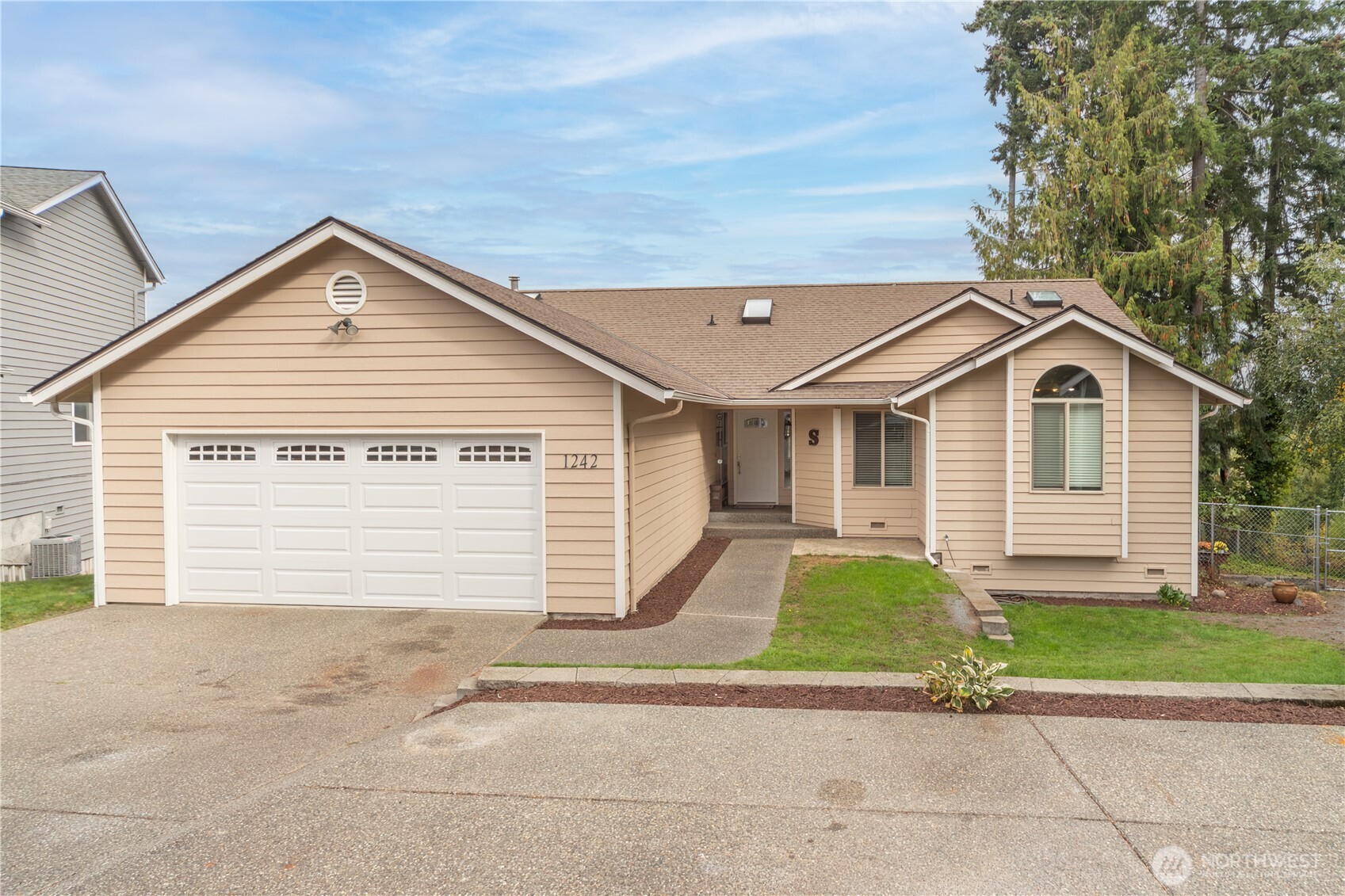 1242 Nw Timber Shadow Court Property Photo 2