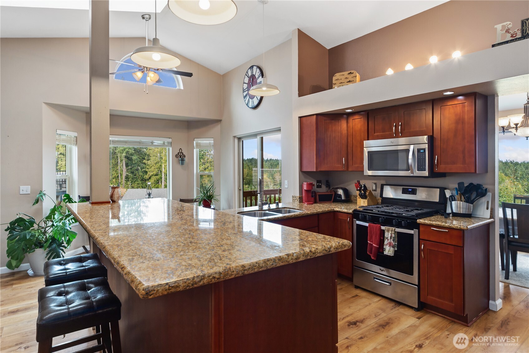 1242 Nw Timber Shadow Court Property Photo 4