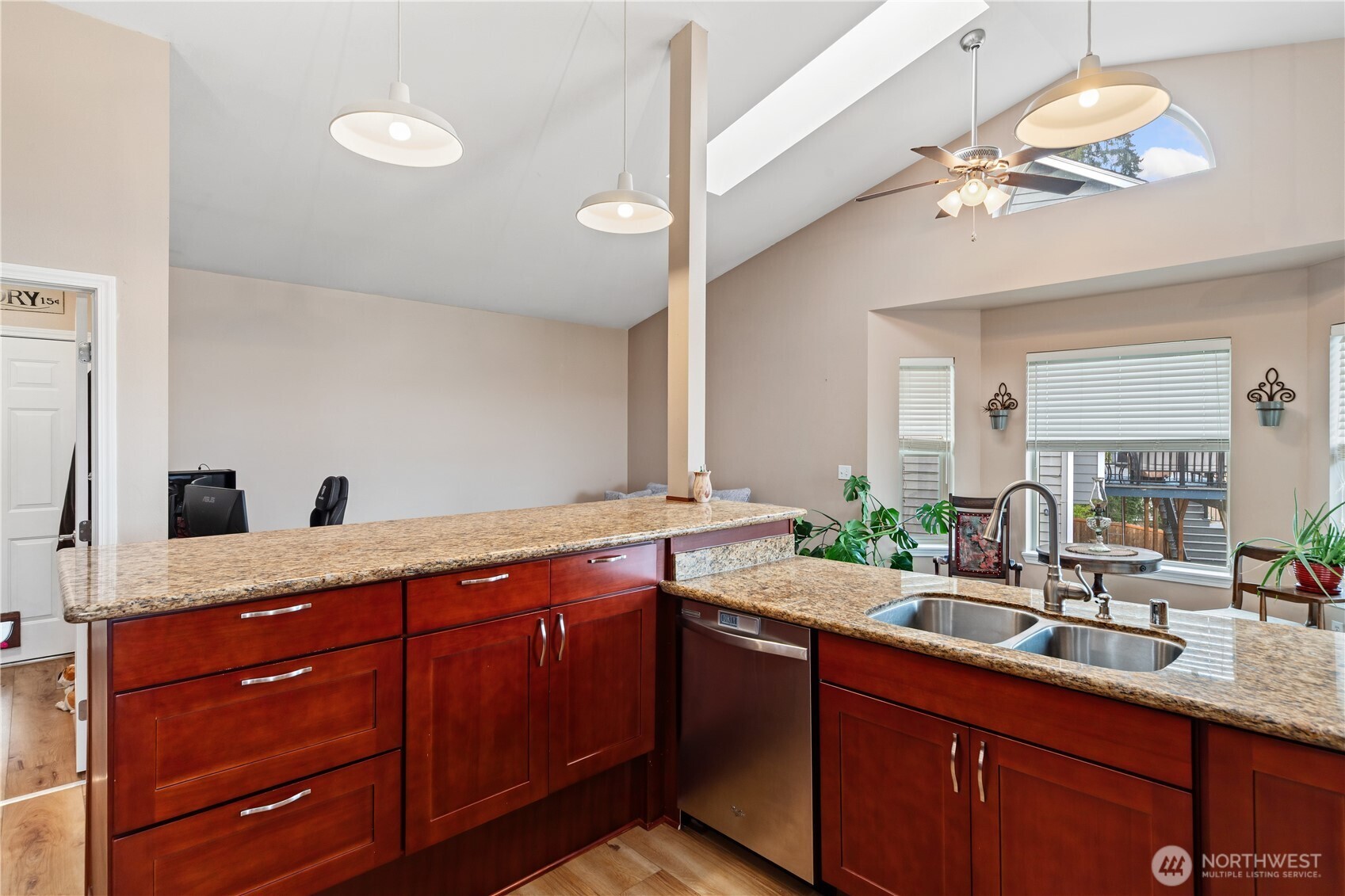 1242 Nw Timber Shadow Court Property Photo 6