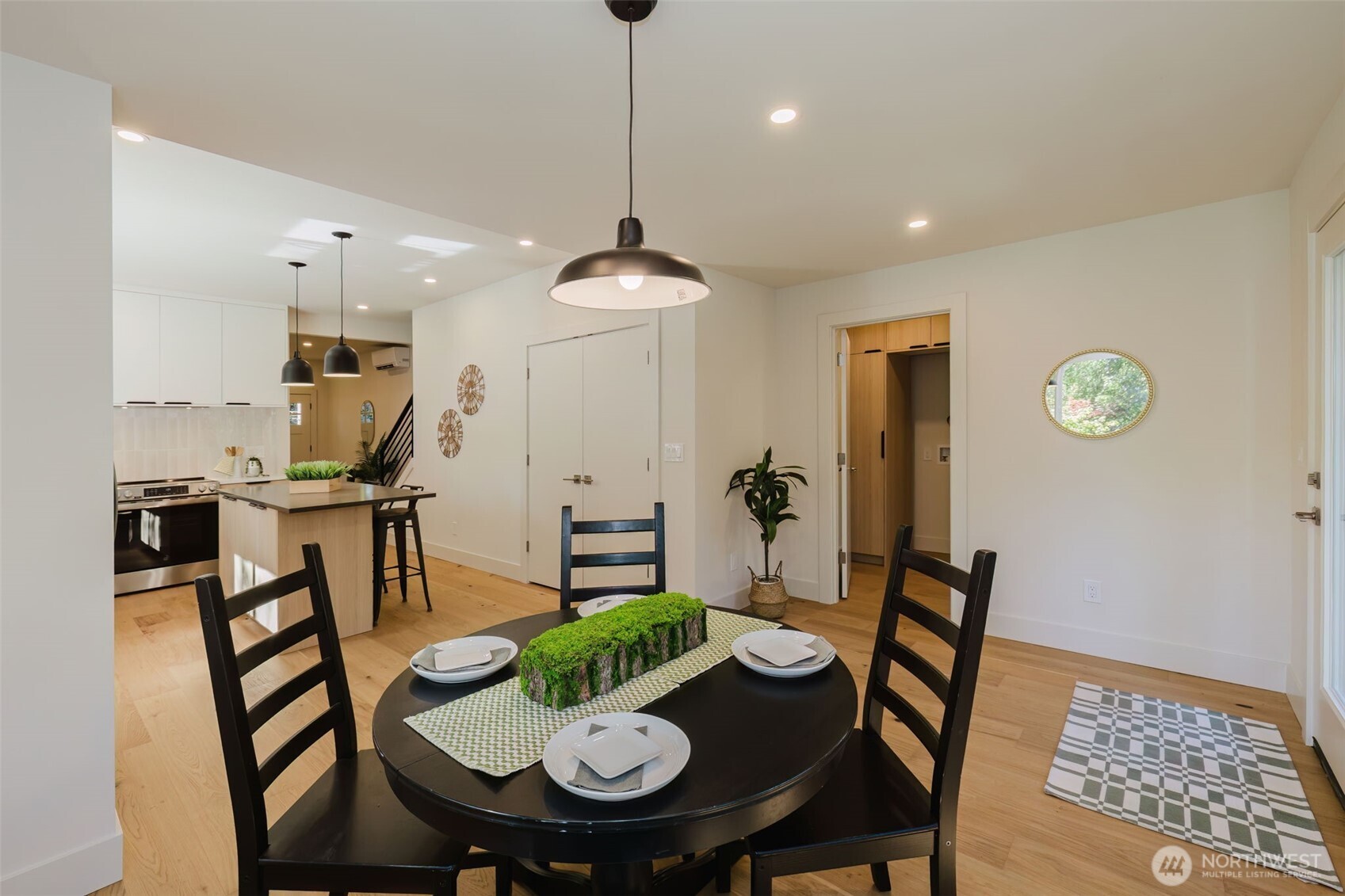 6338 Blakely Avenue Property Photo 12