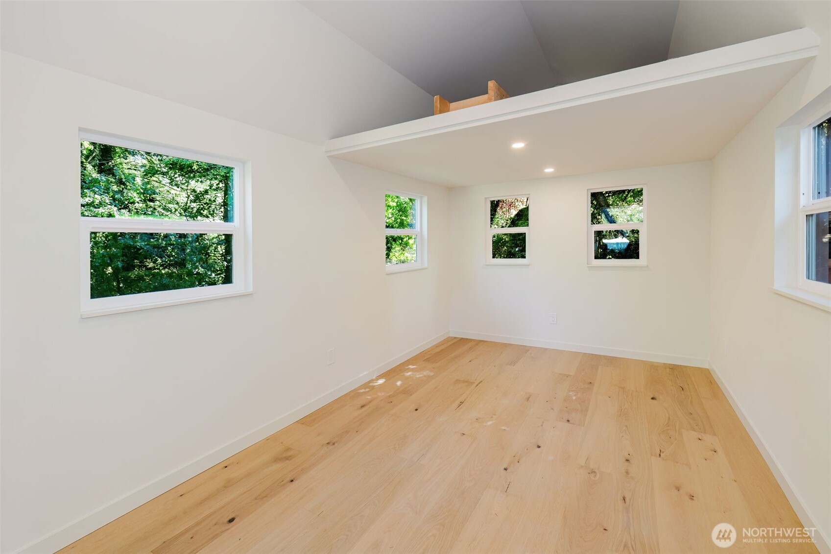 6338 Blakely Avenue Property Photo 29
